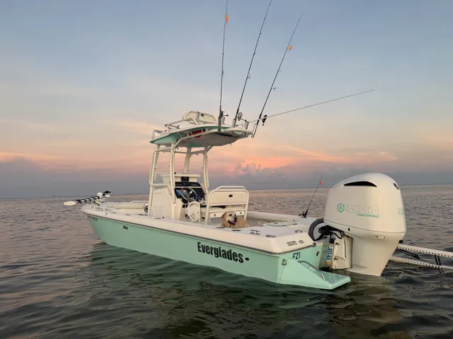 Rent a EVERGLADES BY DOUGHERTY center console in St. Petersburg, FL near me