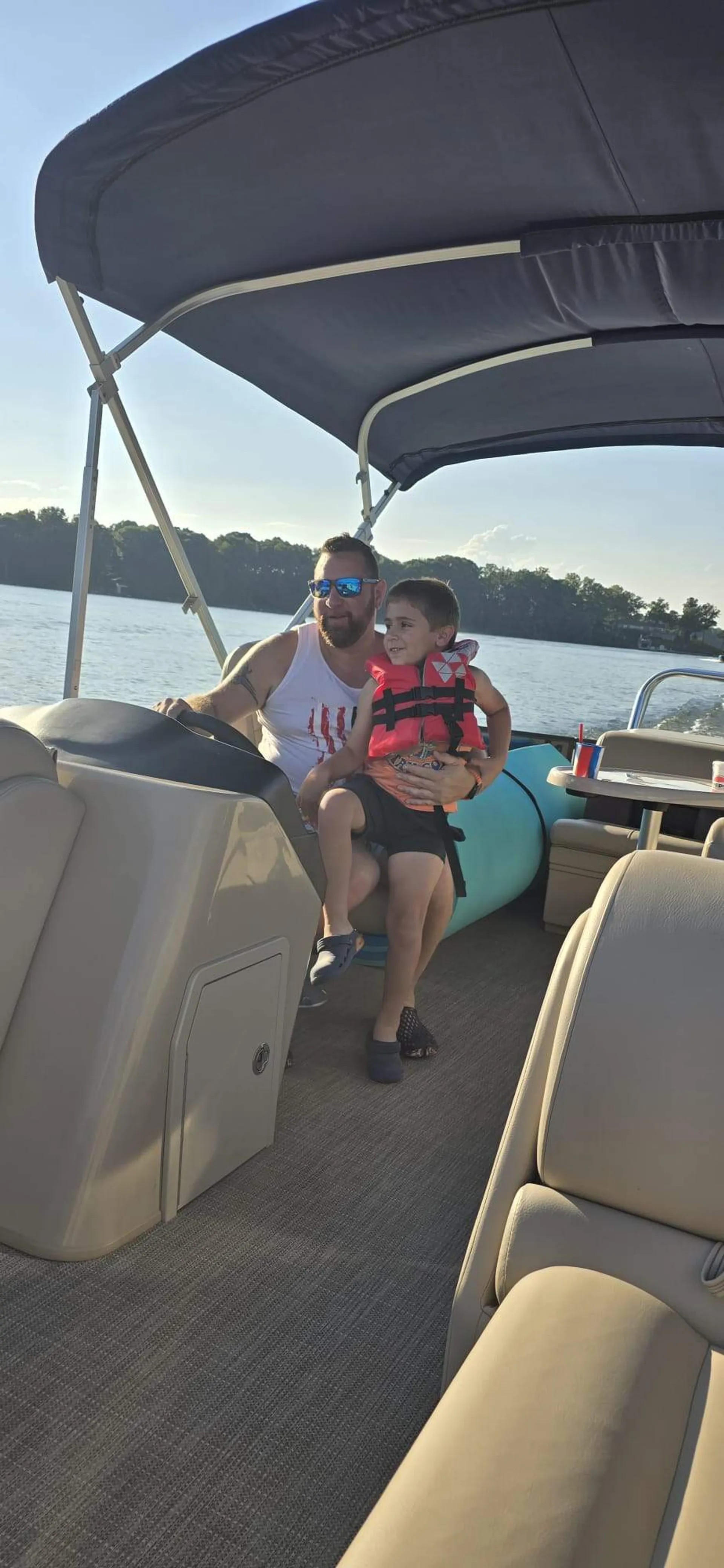 🌊 2022 Bentley 24ft Pontoon Boat for Rent – Seats 16! ⛵️