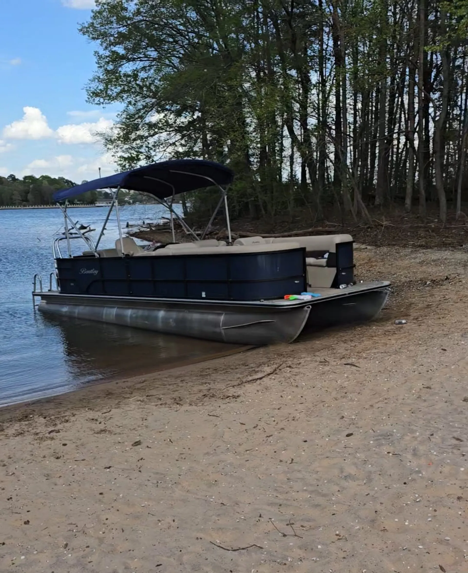 🌊 2022 Bentley 24ft Pontoon Boat for Rent – Seats 16! ⛵️