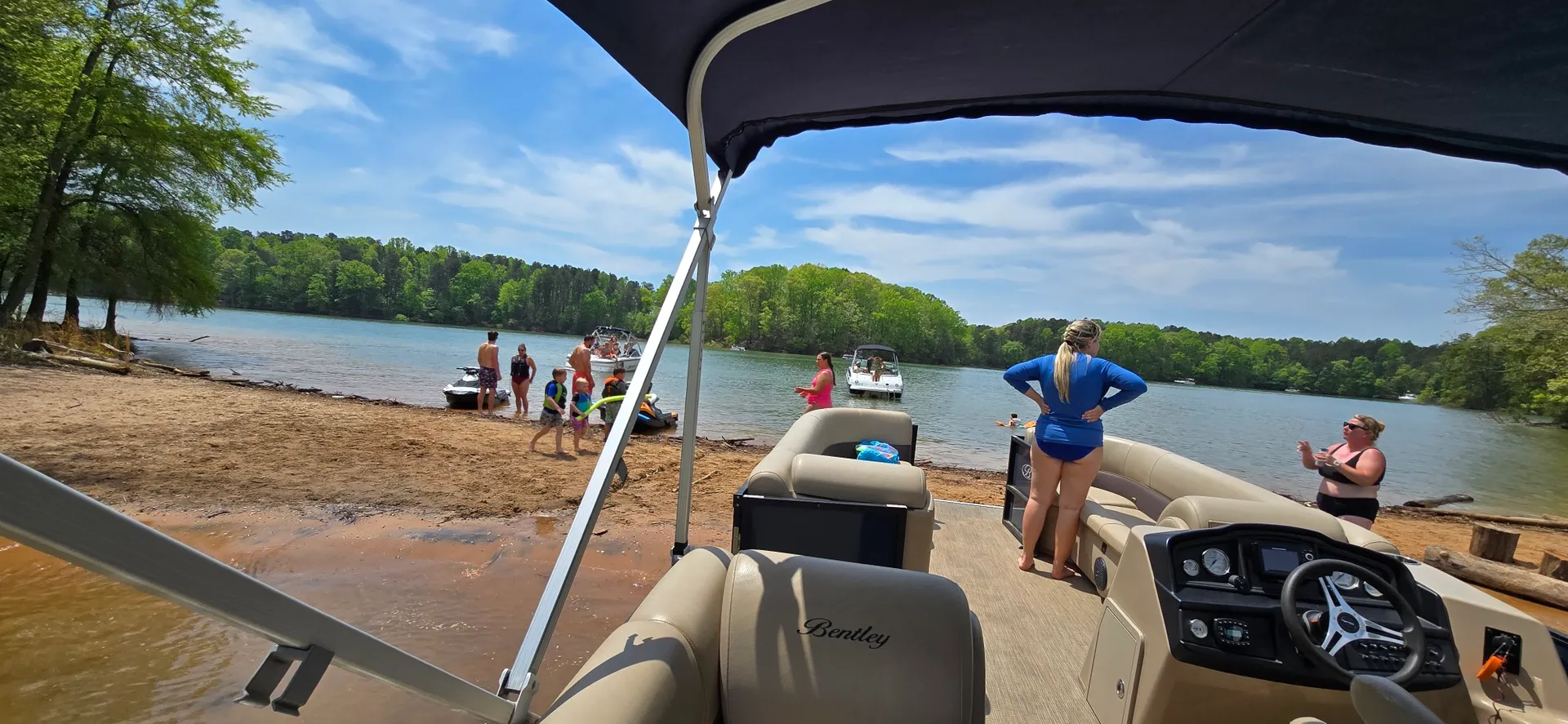 🌊 2022 Bentley 24ft Pontoon Boat for Rent – Seats 16! ⛵️