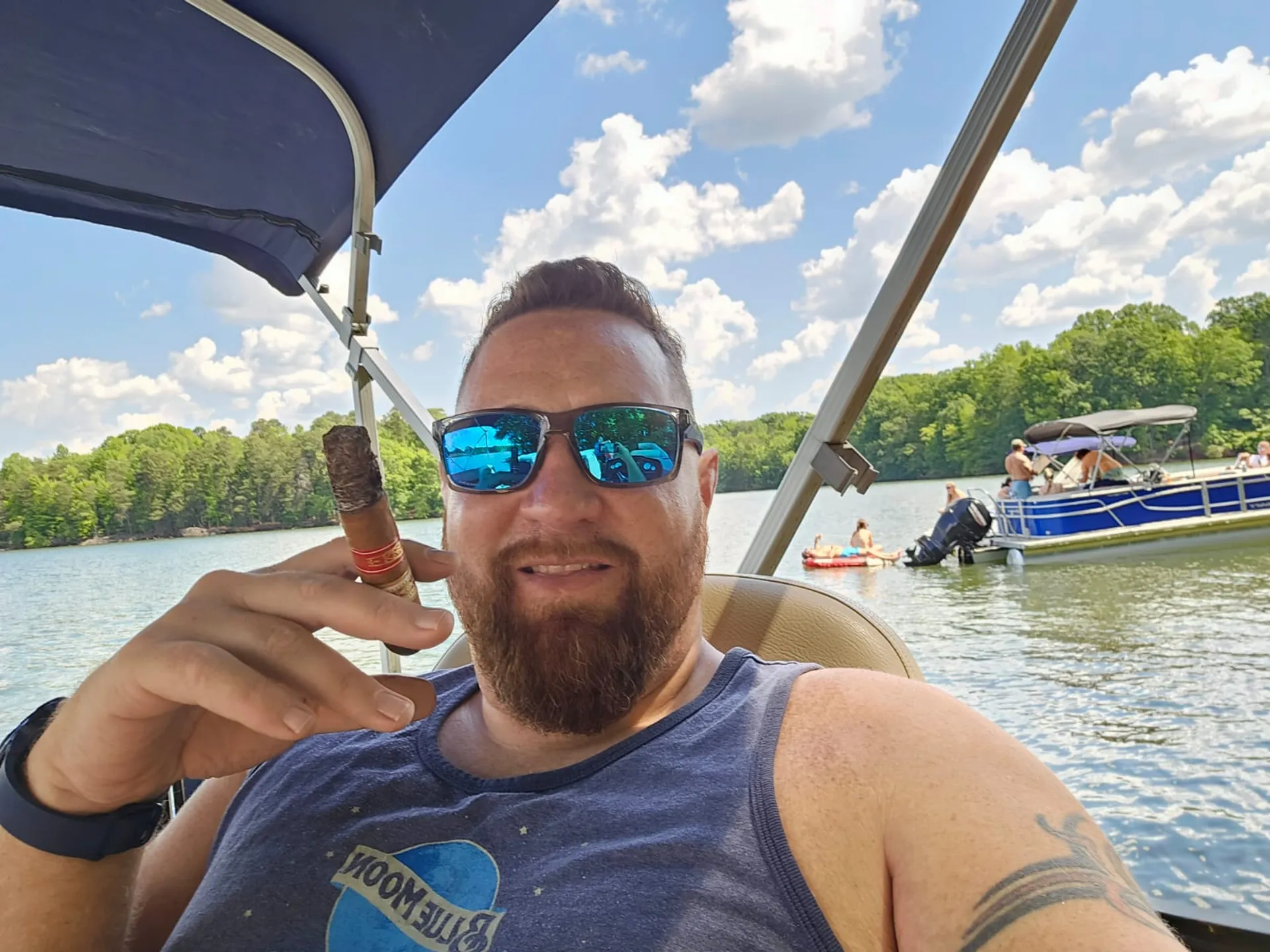 🌊 2022 Bentley 24ft Pontoon Boat for Rent – Seats 16! ⛵️