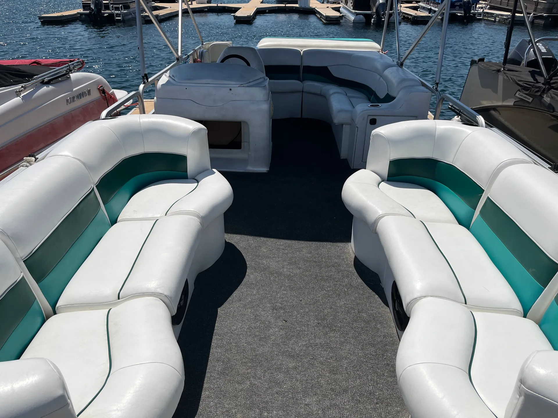 24’ Suncrusier Tri-toon 