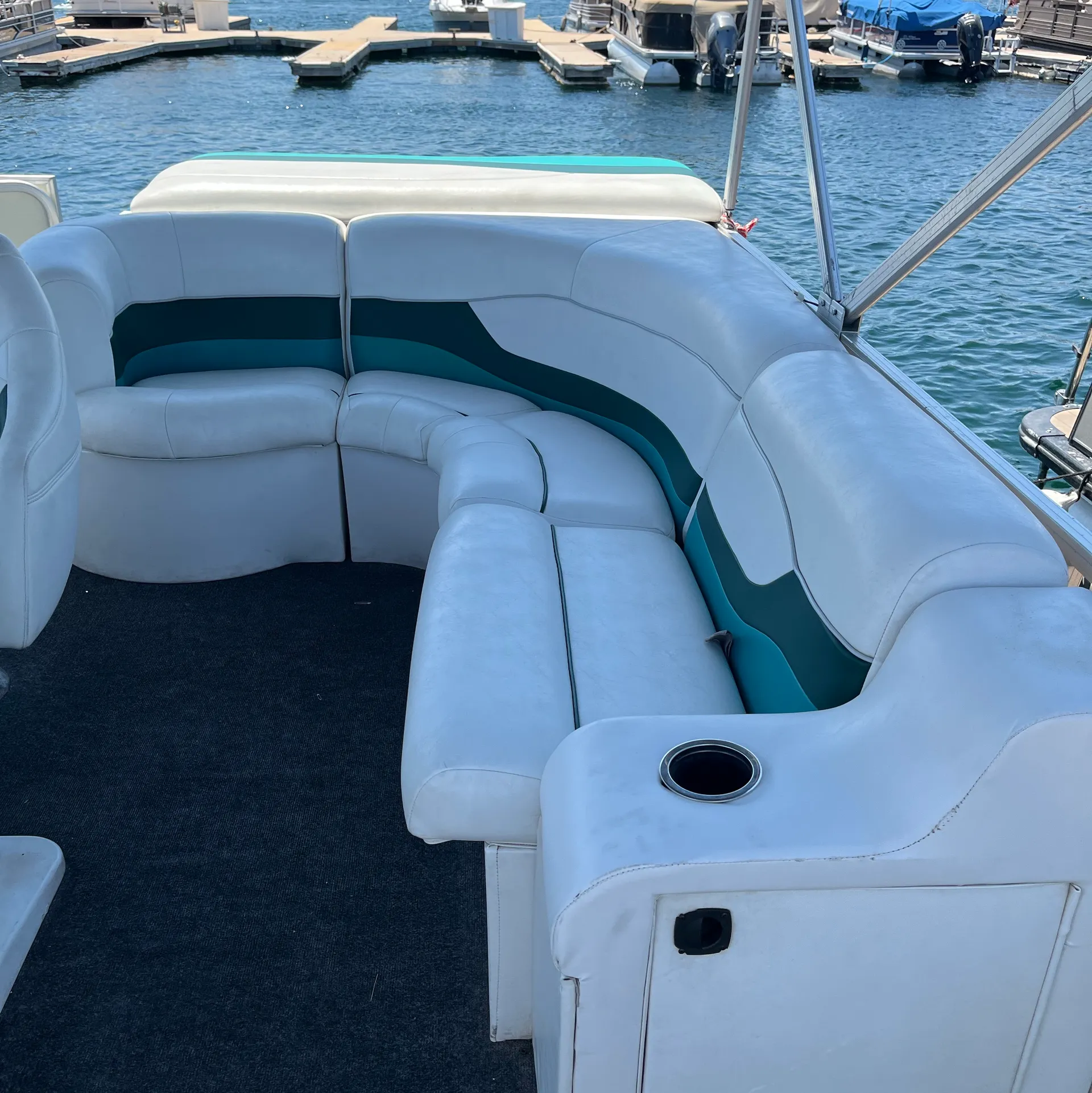 24’ Suncrusier Tri-toon 