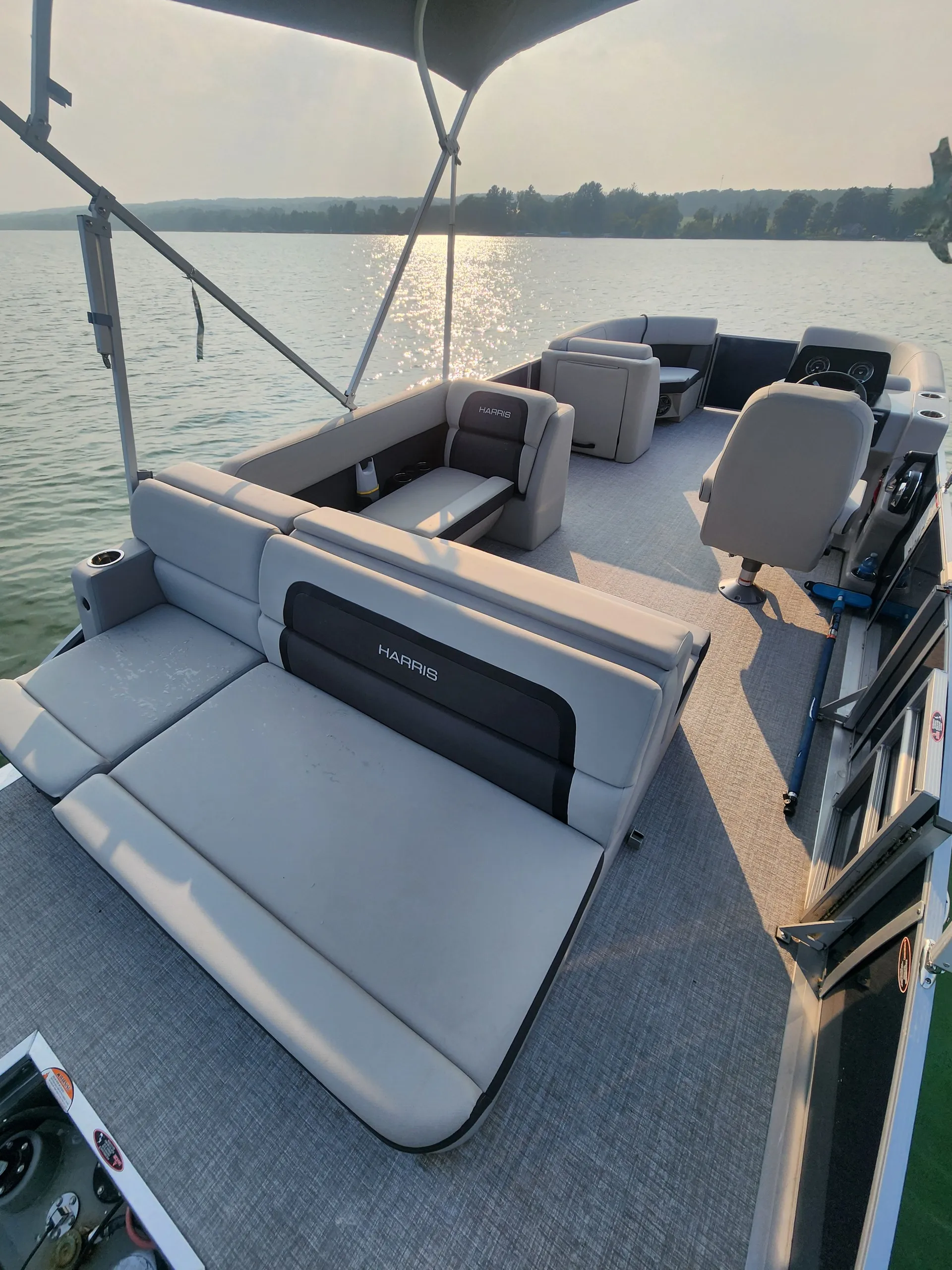 Easy Cruising on Silver Lake – 21ft Harris Pontoon