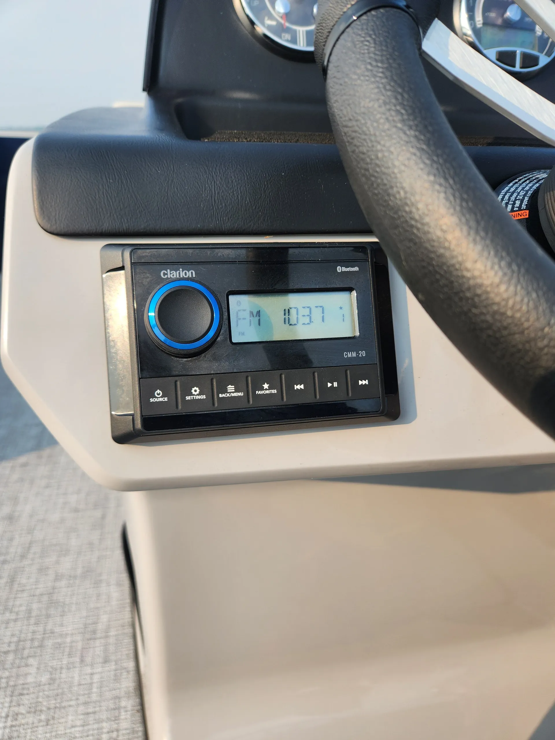 Easy Cruising on Silver Lake – 21ft Harris Pontoon