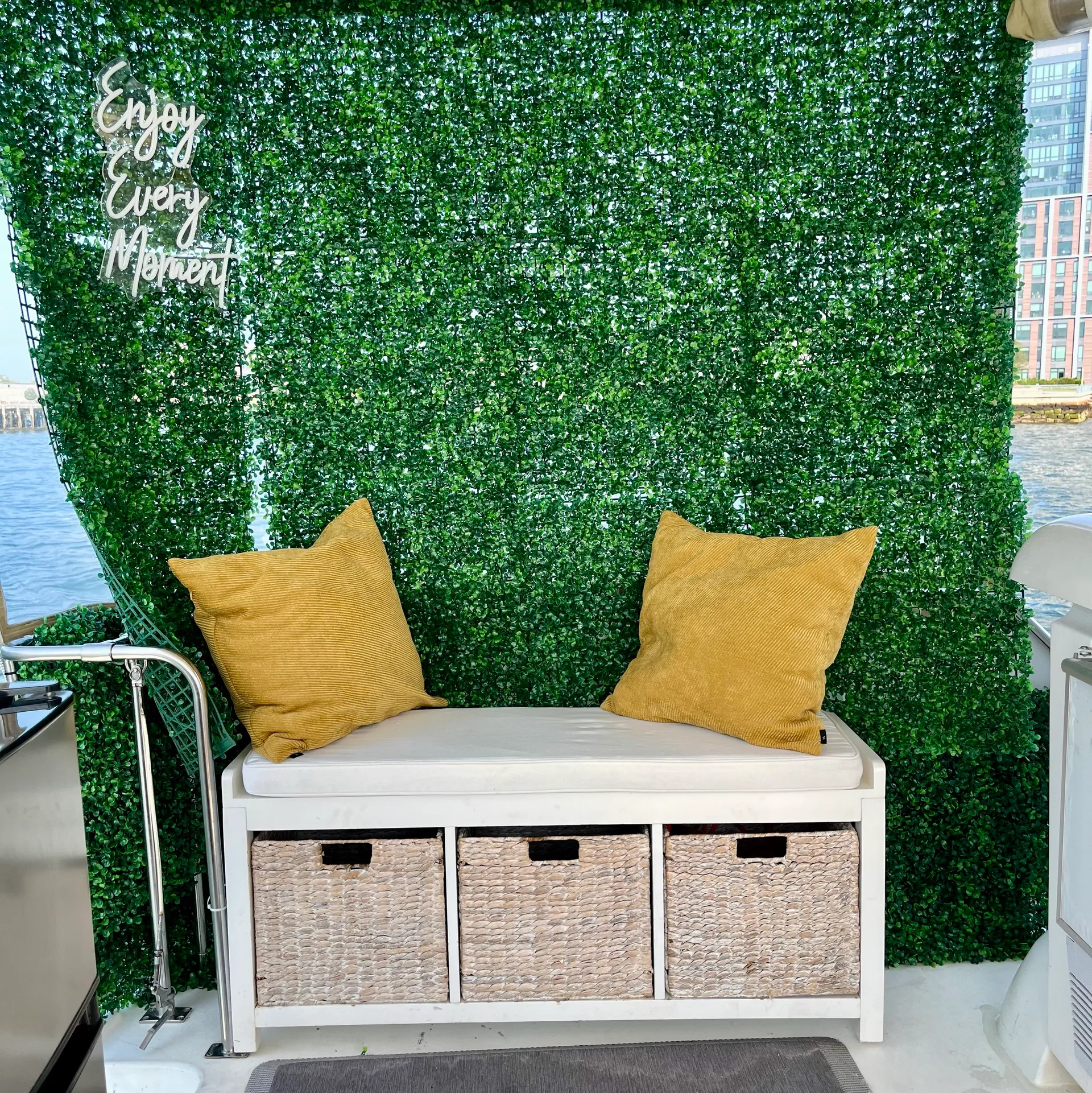 Luxury 37’ Cruisers Yacht – Spacious, Stylish & Perfect for Groups