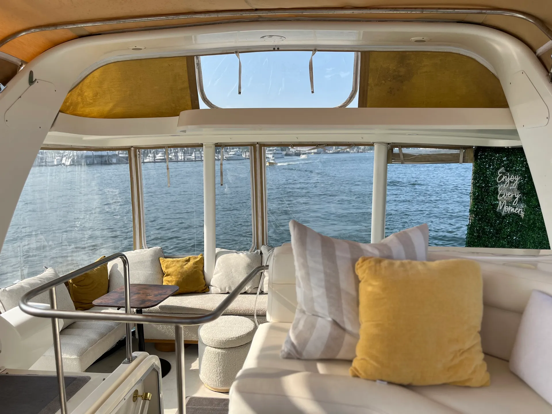 Luxury 37’ Cruisers Yacht – Spacious, Stylish & Perfect for Groups