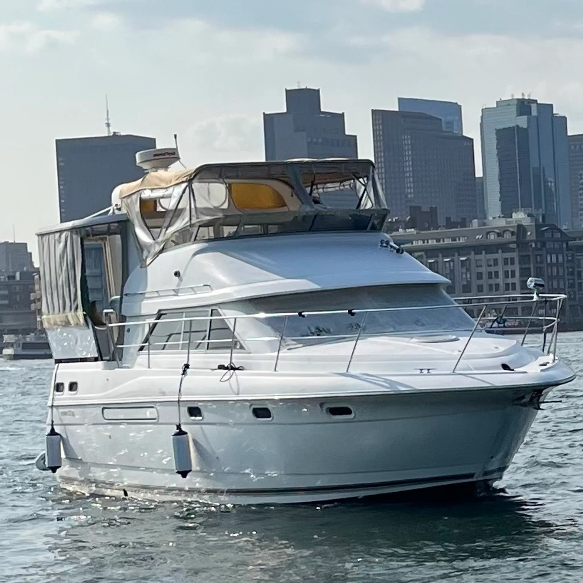 Luxury 37’ Cruisers Yacht – Spacious, Stylish & Perfect for Groups