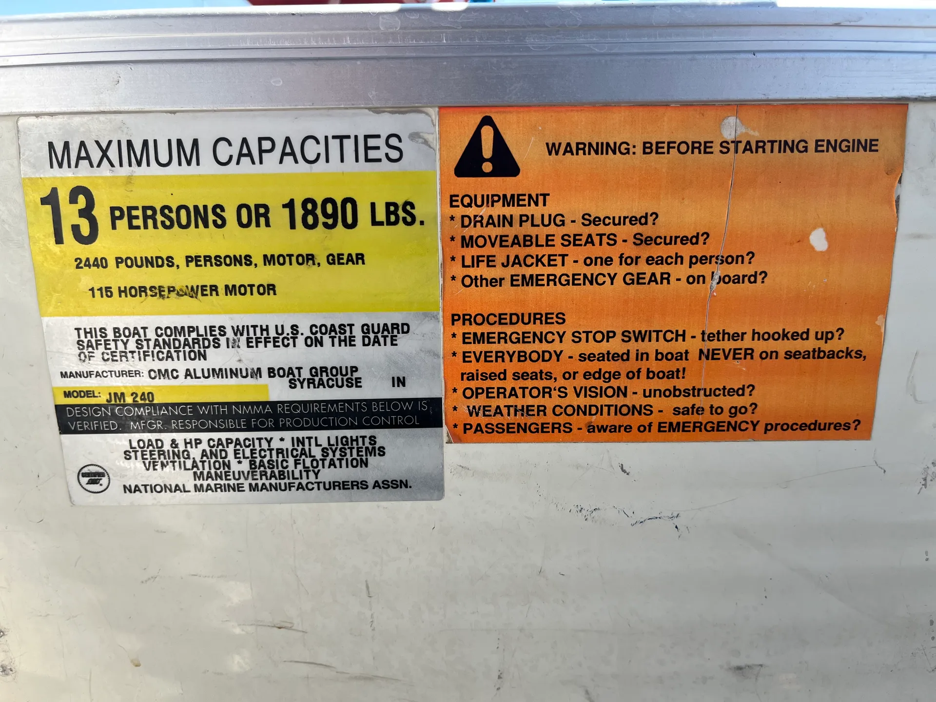 24’ Suncrusier Tri-toon 