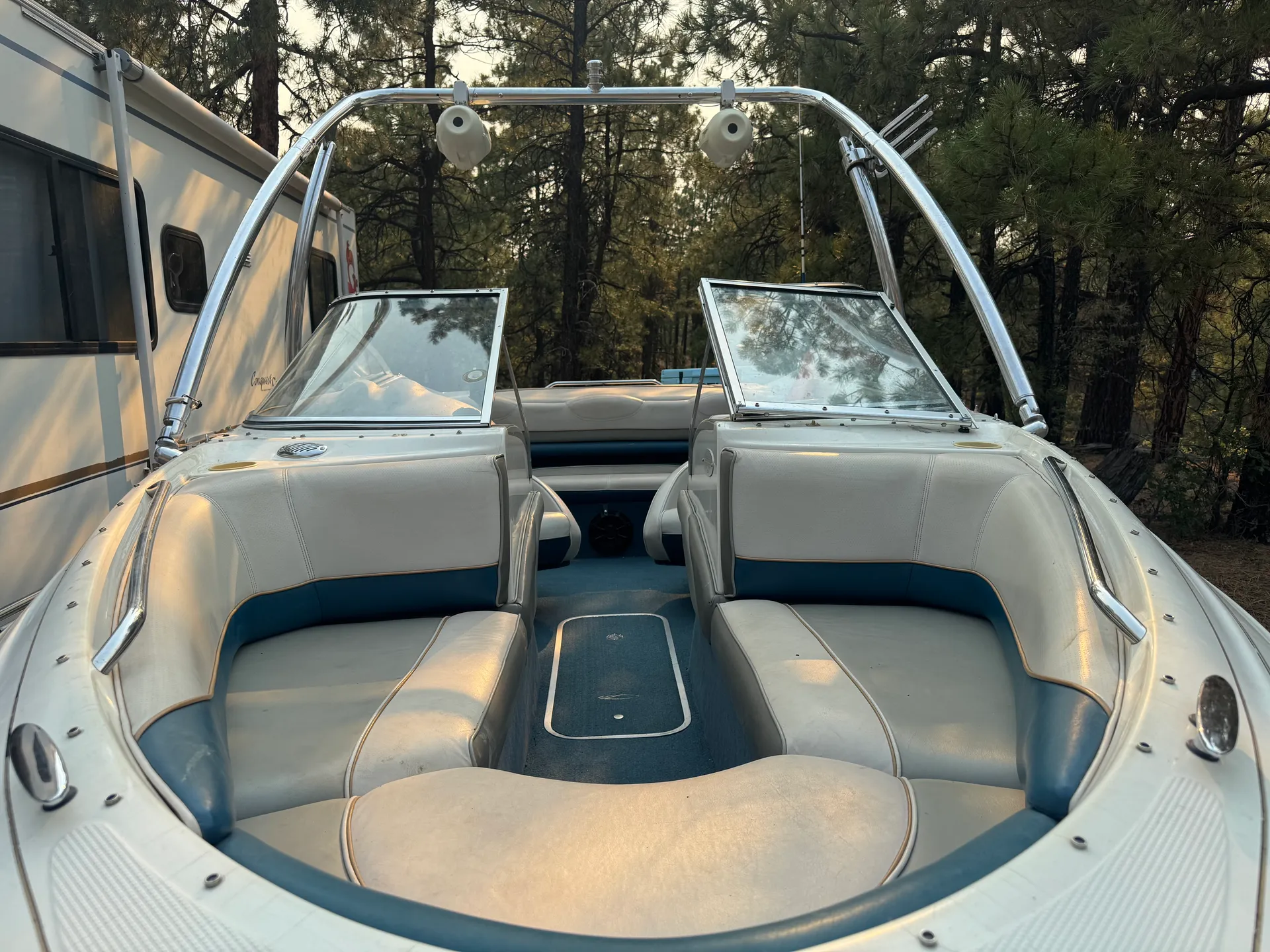 21’ Maxum 5.7L Wakeboard boat with toys
