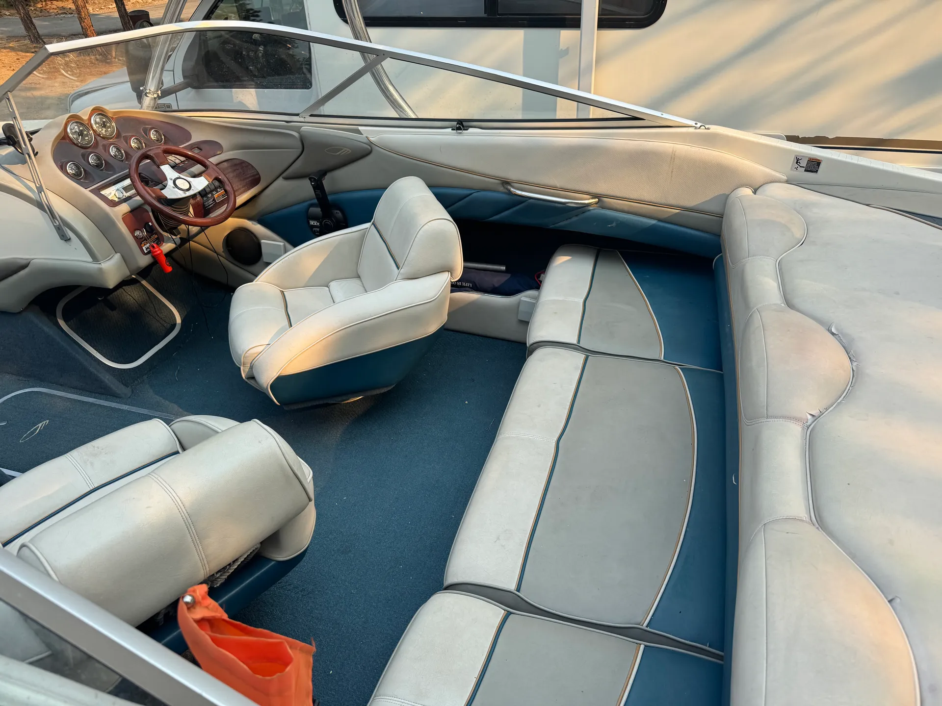 21’ Maxum 5.7L Wakeboard boat with toys