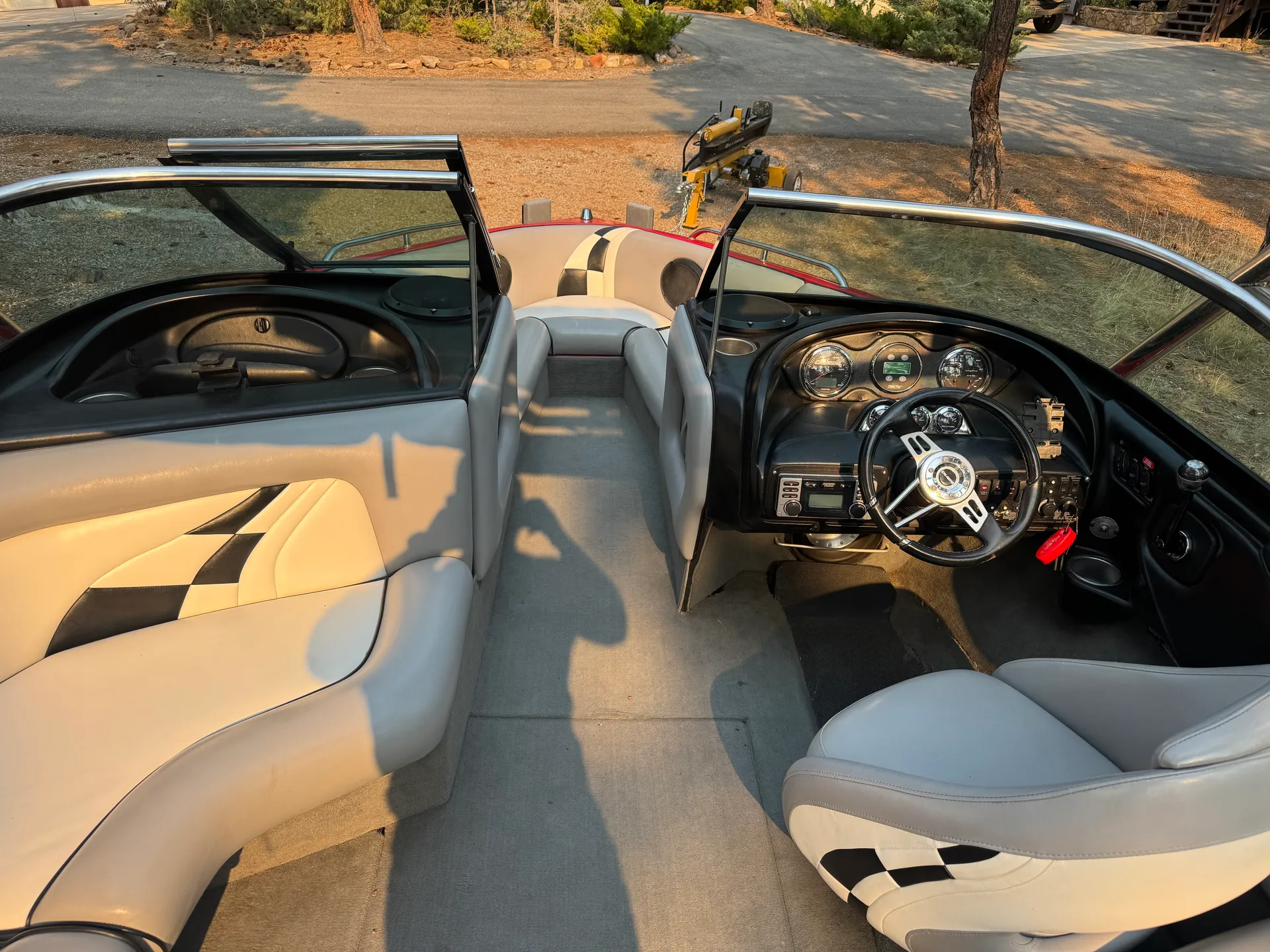 15 passenger Wakeboard/ Wake Surf Machine with 330hp