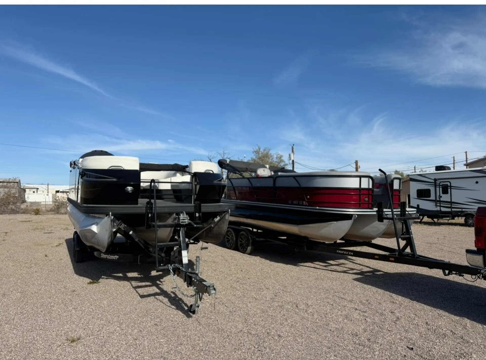 SPACIOUS 22FT TRITOON WITH BIG 200 HP MERCURY &amp; lILYPAD DIVING BOARD