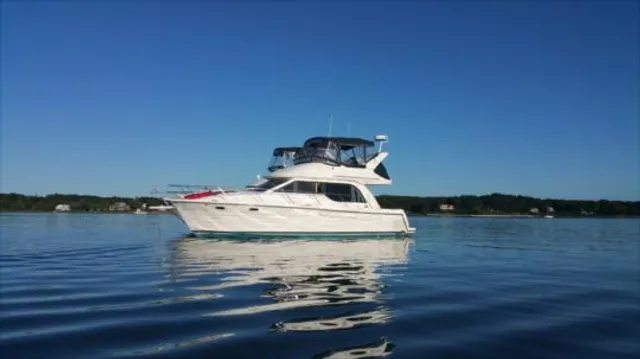 Rent a BAYLINER cruiser in Chester, CT near me