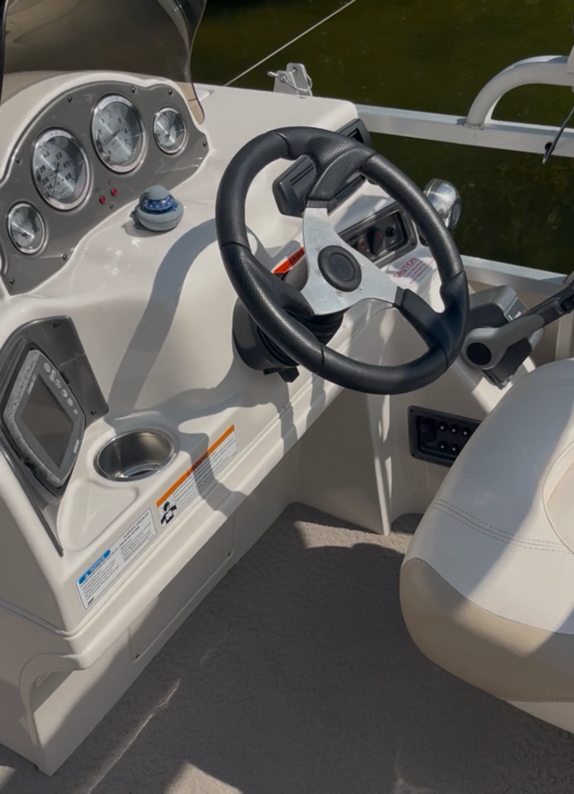 Luxurious 25ft G3 Sun Catcher Pontoon Boat, 12 People, Private Side