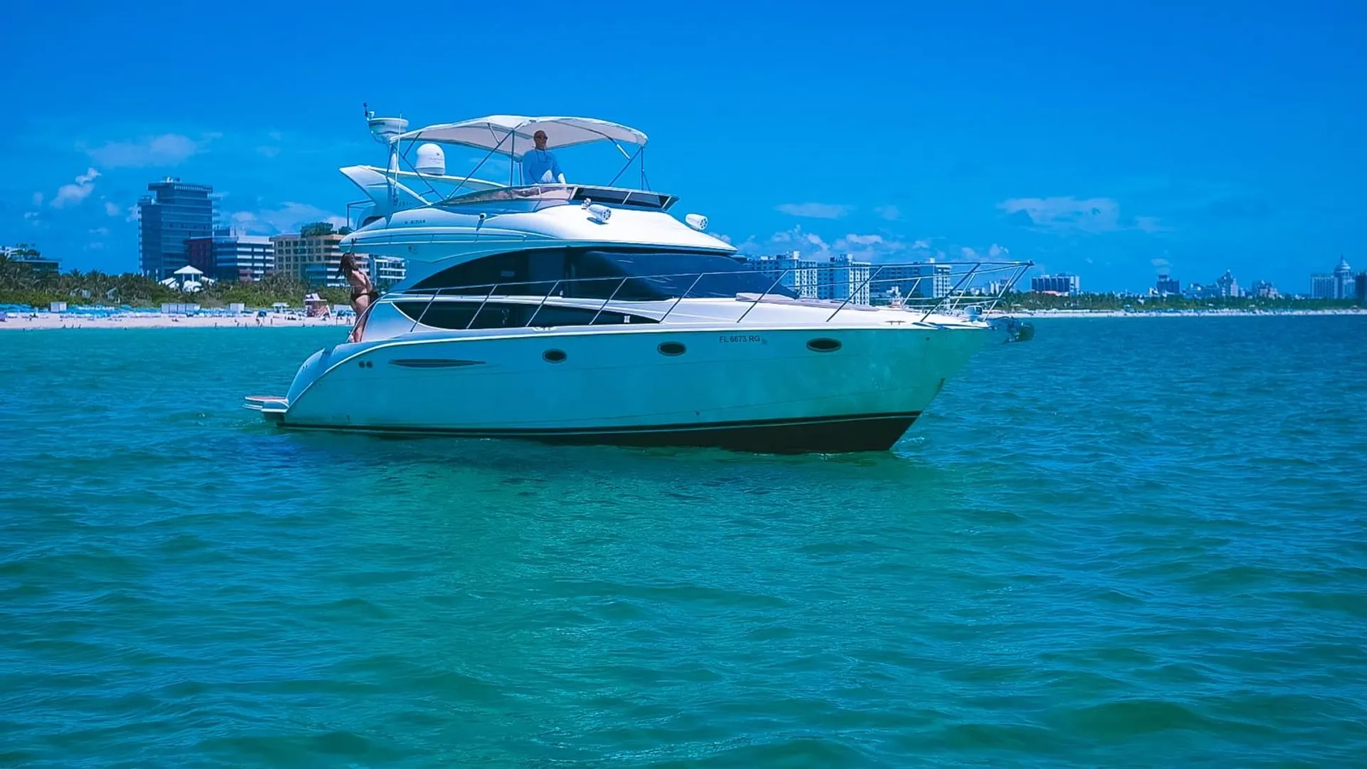 Meridian Yachts 391 Sedan in Miami Beach, FL — photo 4