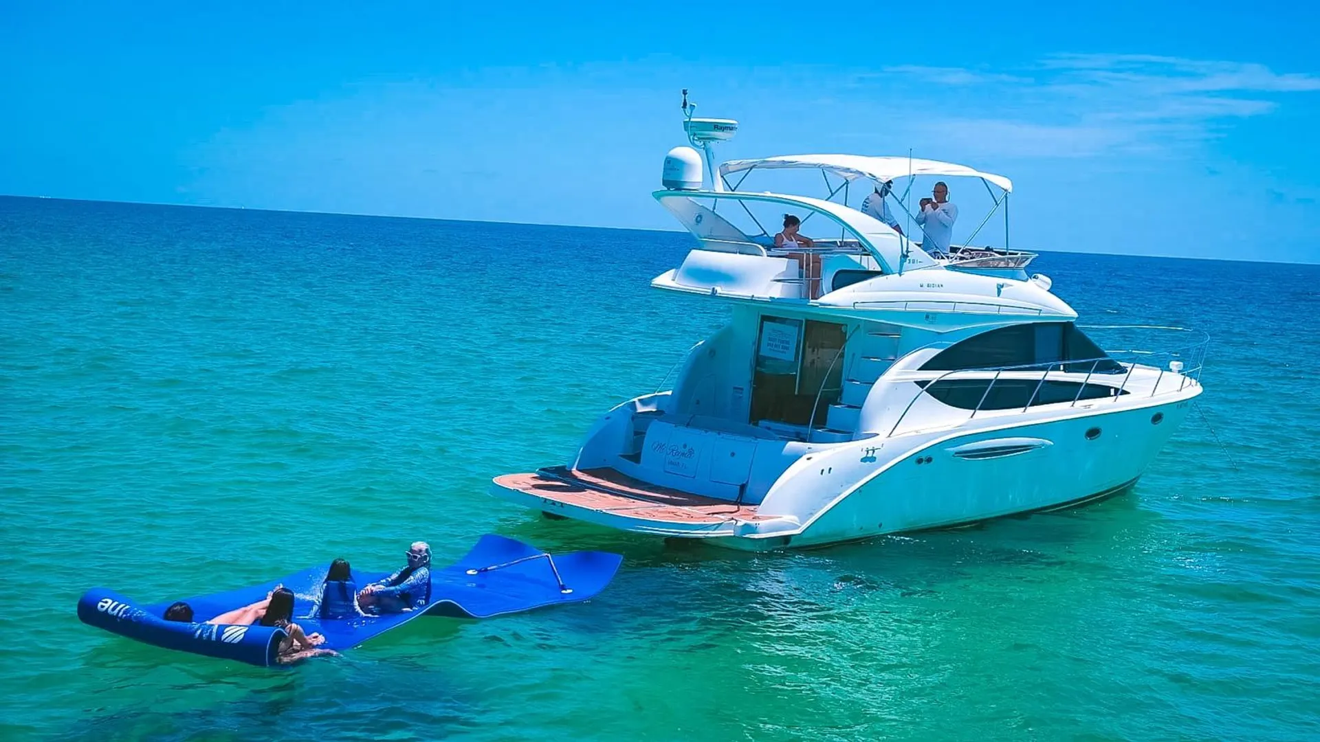 Meridian Yachts 391 Sedan in Miami Beach, FL — photo 9