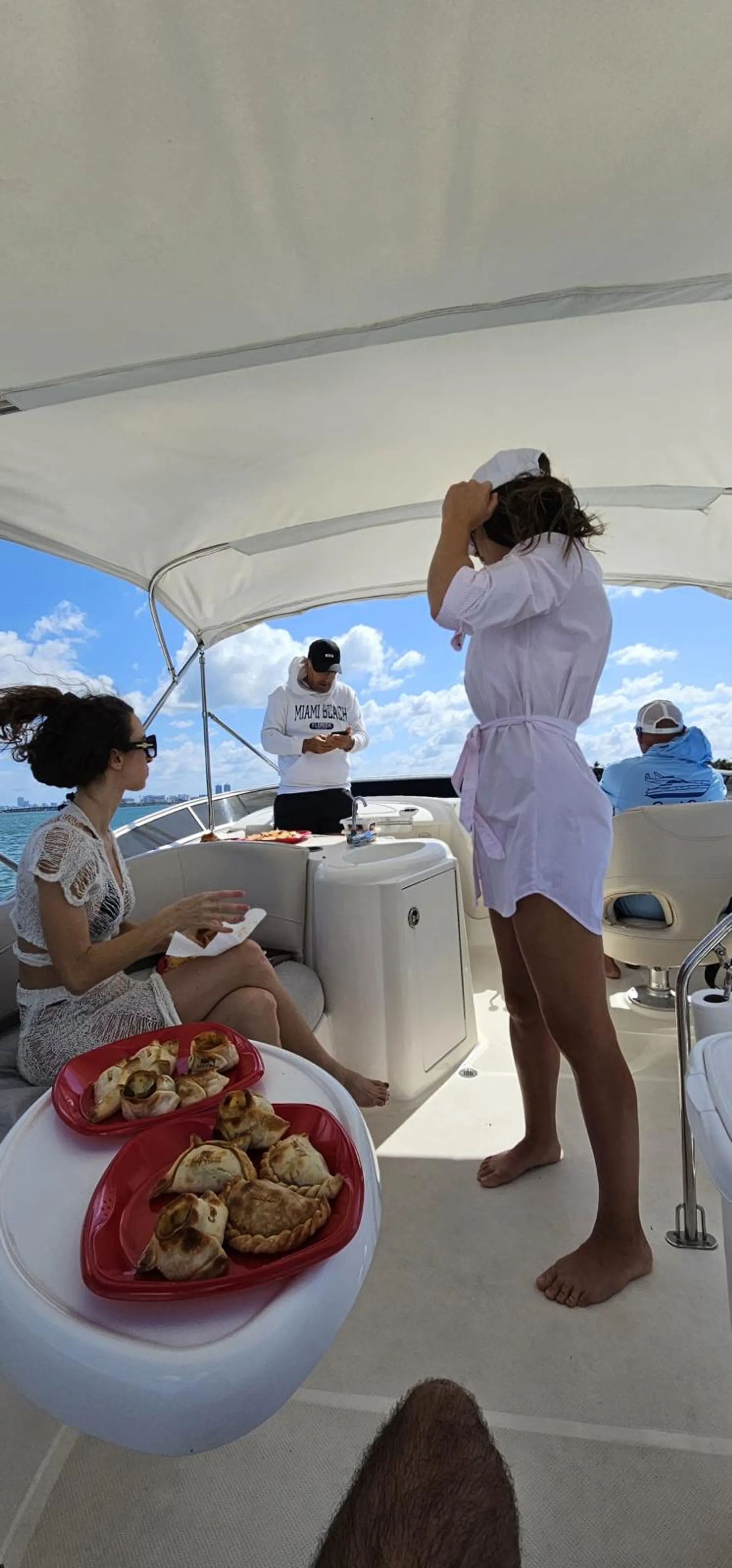Luxury Flybridge Yatch in Biscayne Bay