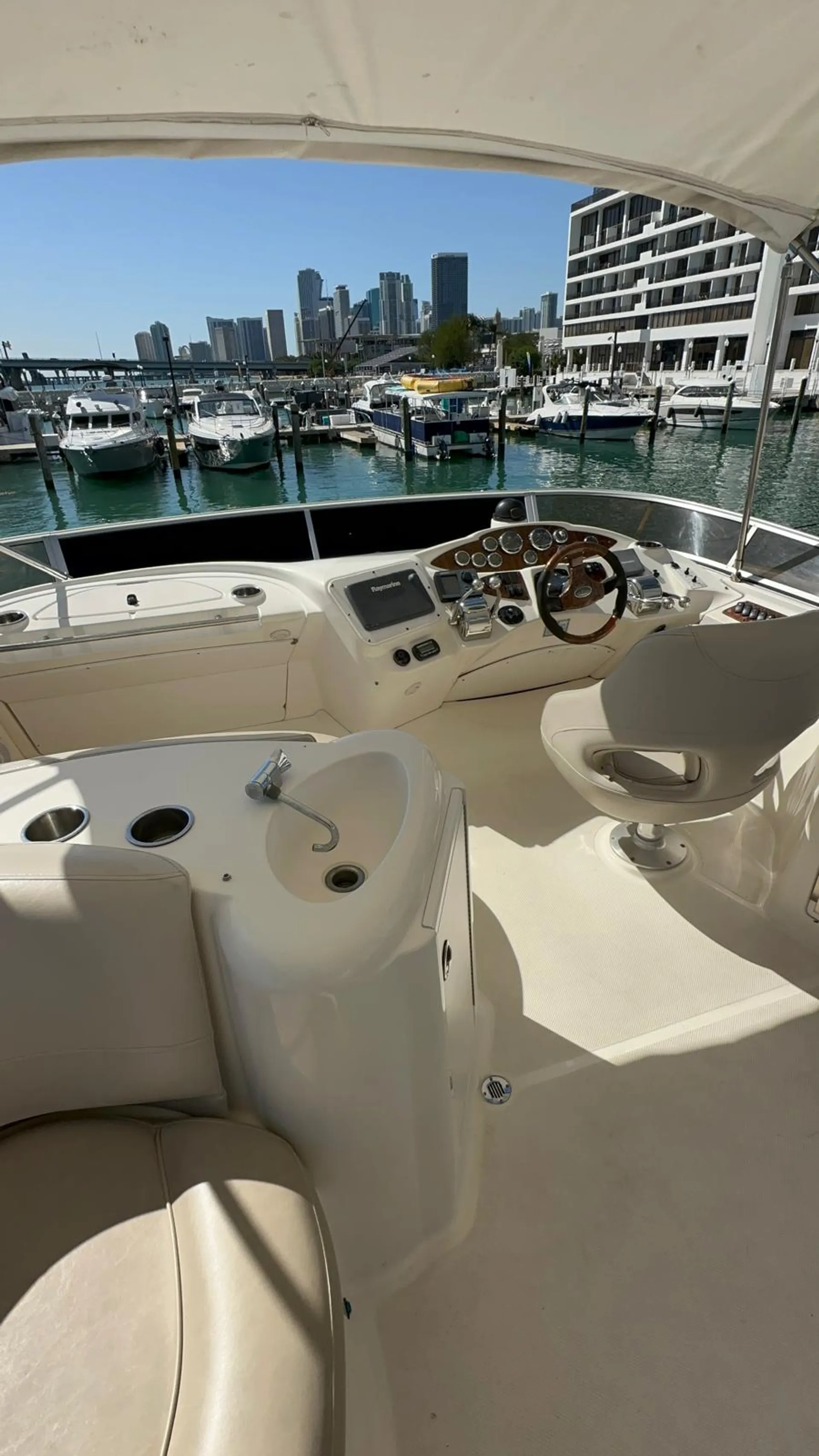 Luxury Flybridge Yatch in Biscayne Bay