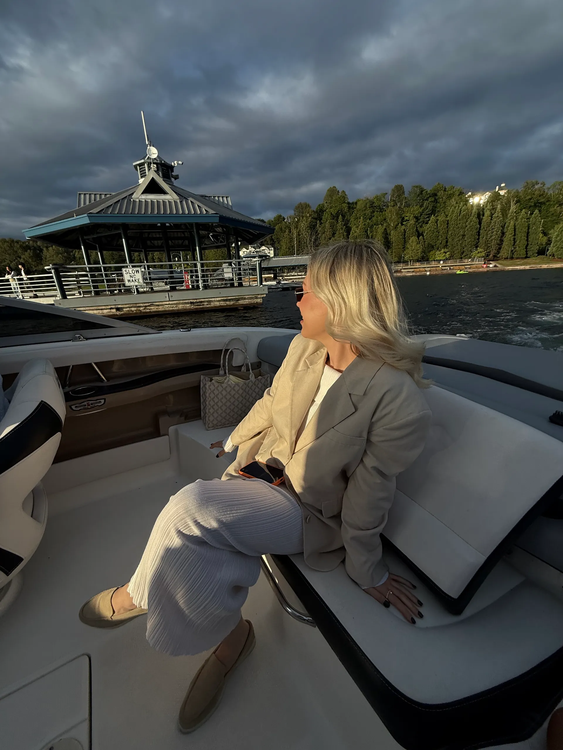 Luxury Boat rental Lake Washington 