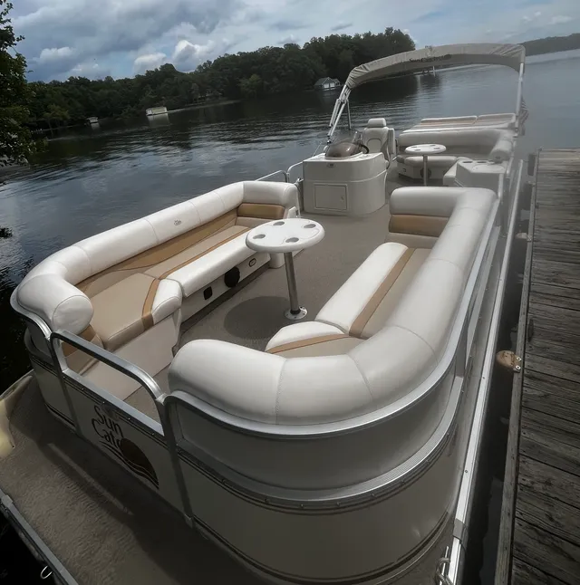 Rent a G3 Boats pontoon in Bumpass, VA near me