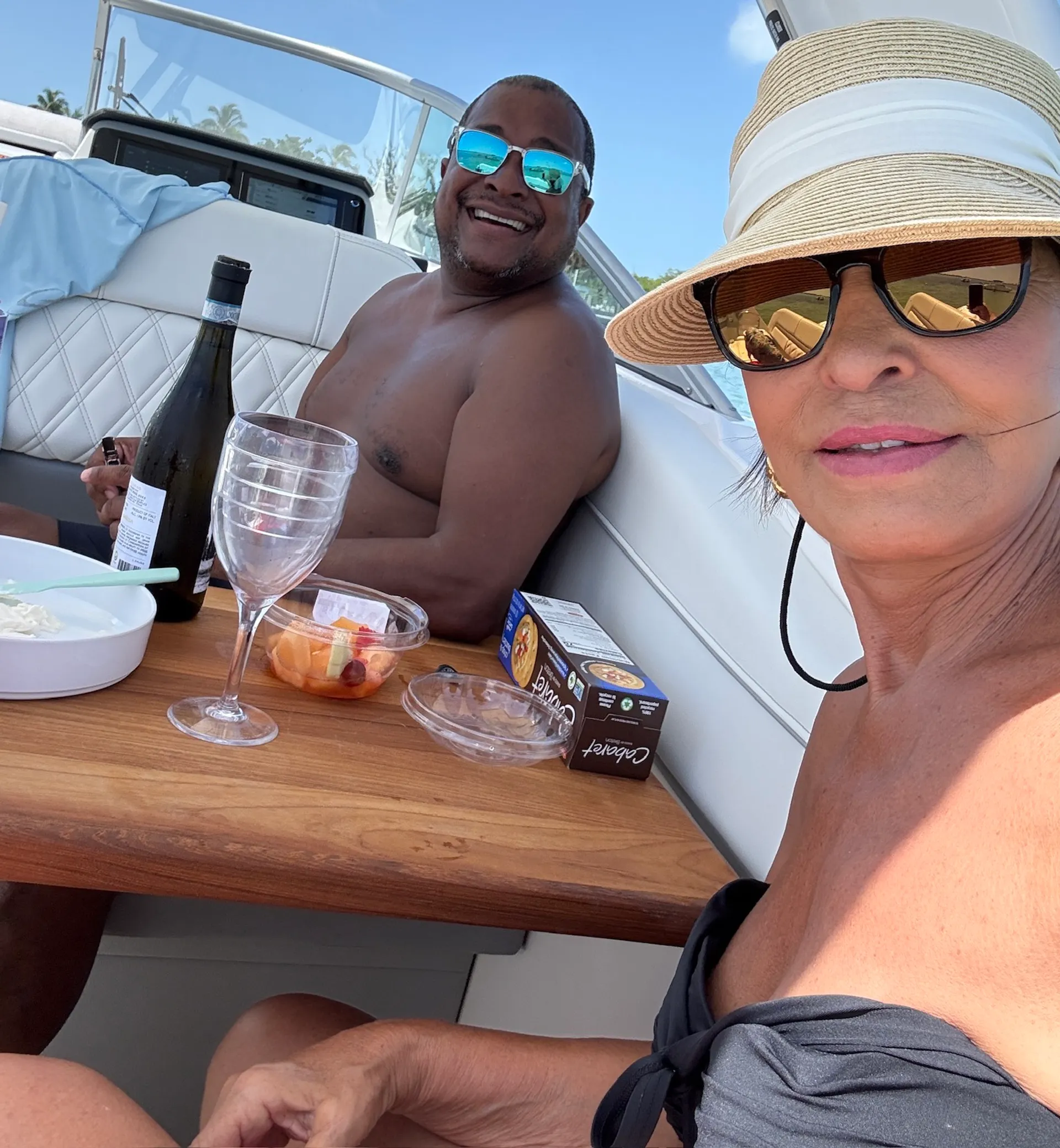 Brand new! Fully loaded-Awesome captain!