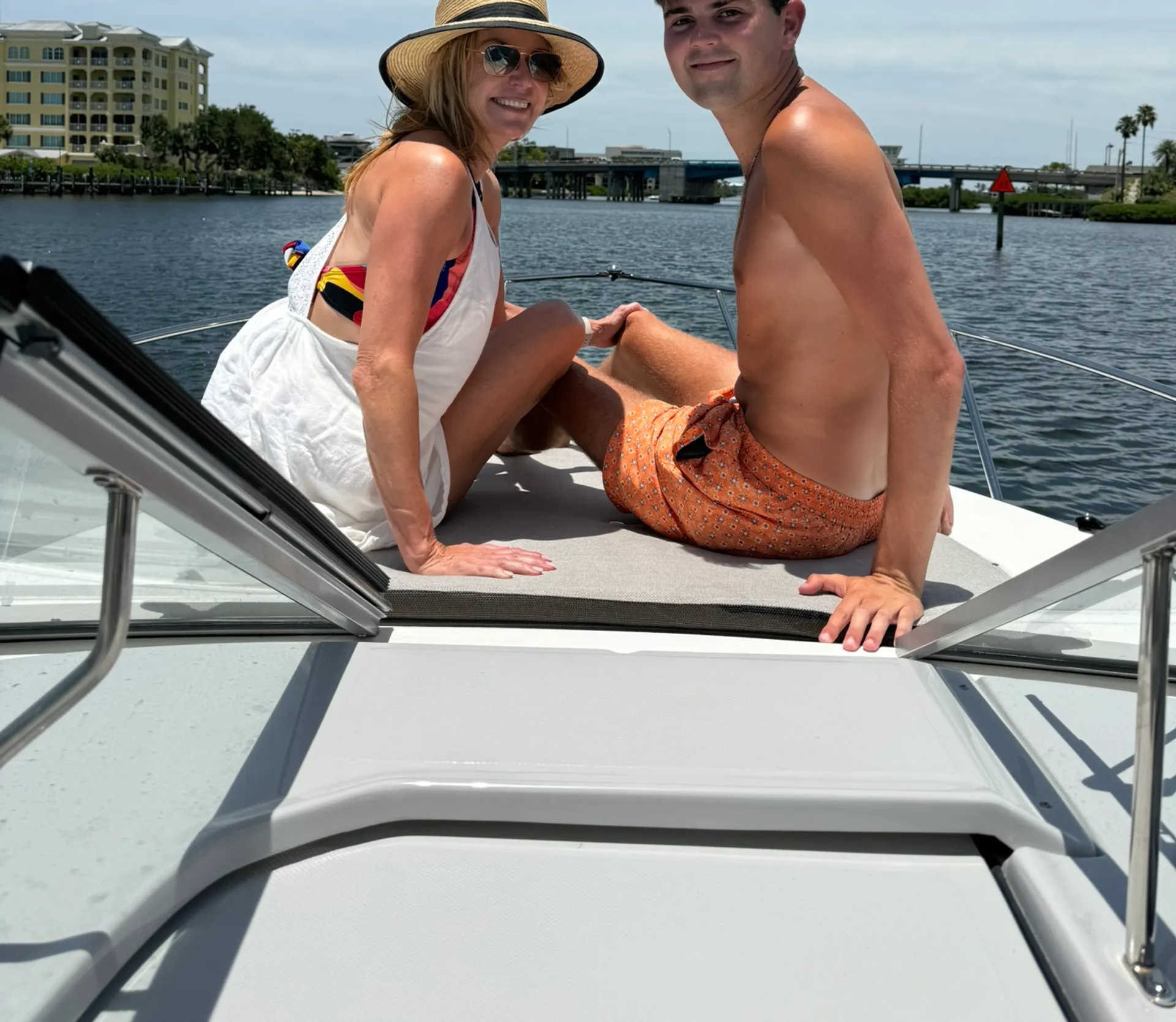 Brand new! Fully loaded-Awesome captain!