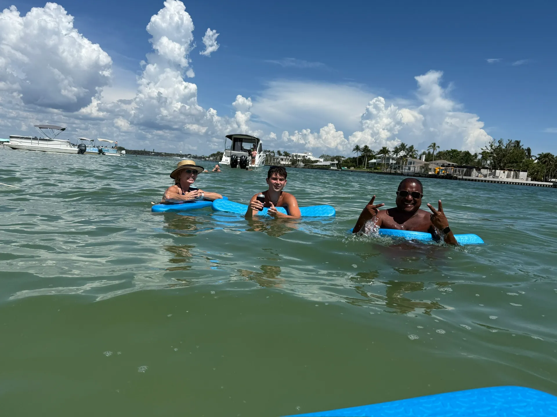 Brand new! Fully loaded-Awesome captain!