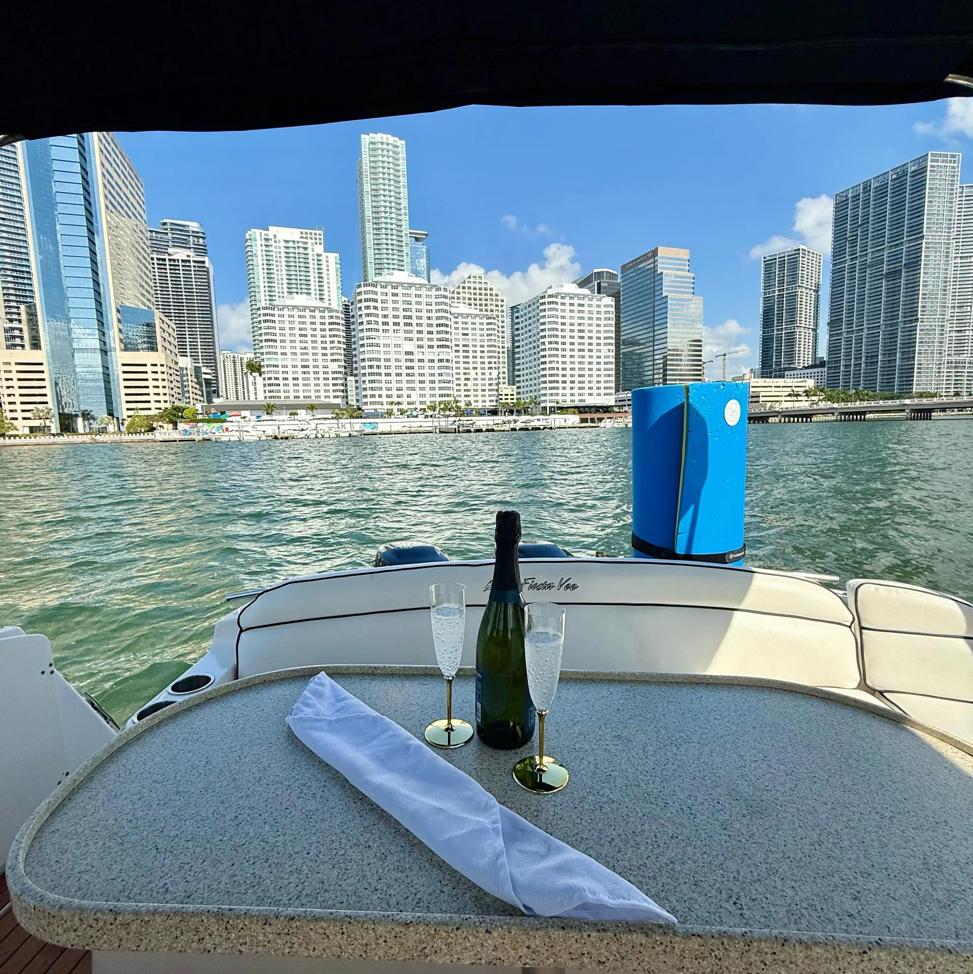 37ft Rinker FREE Champagne on 4hr+Miami Cruise 
