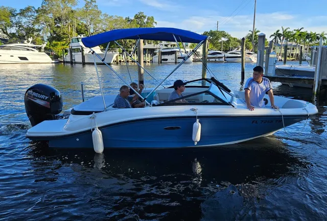 Rent a SEA RAY BOATS bow rider in Fort Lauderdale, FL near me