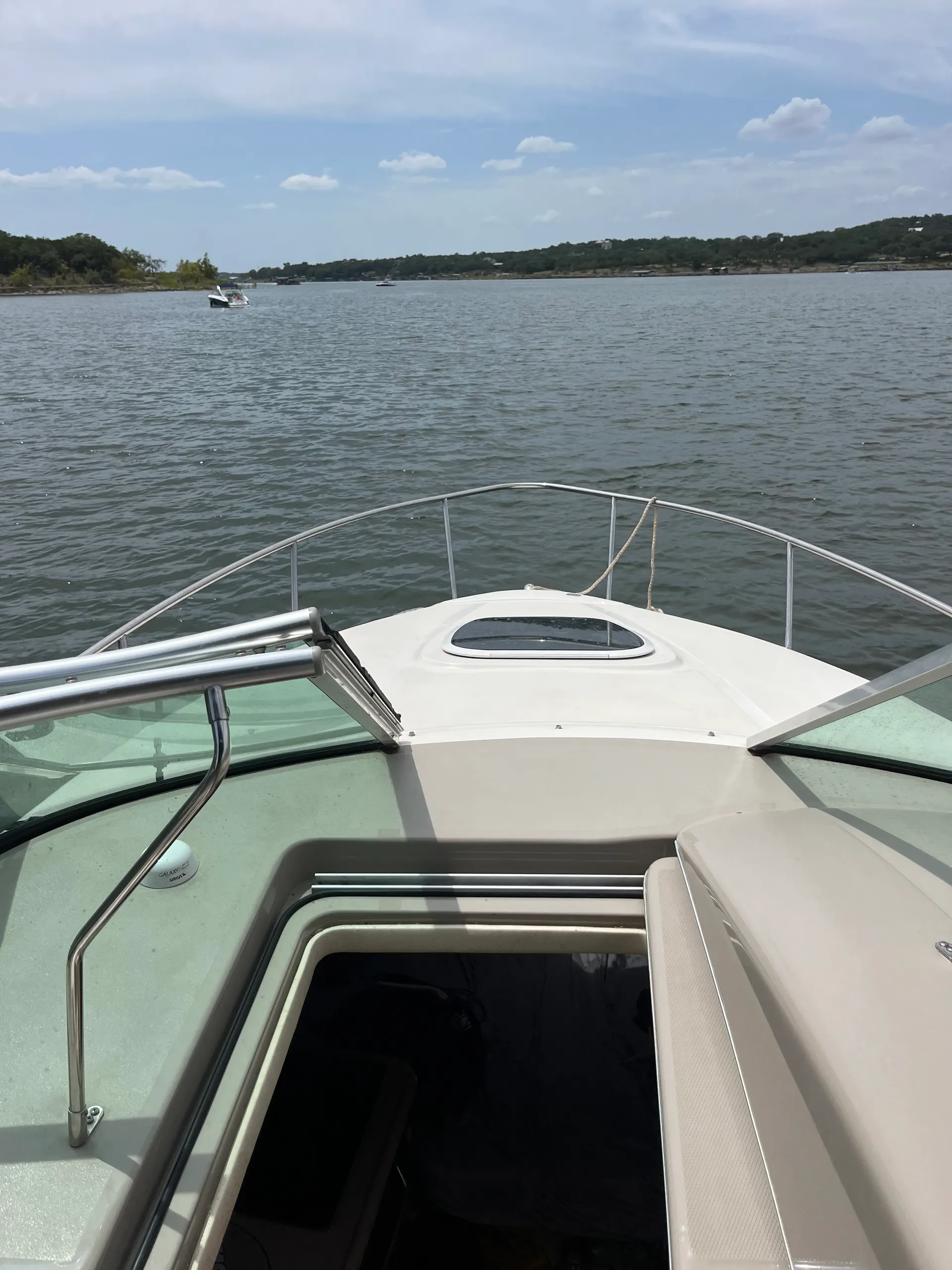 Cruiser Yacht Boat Charter