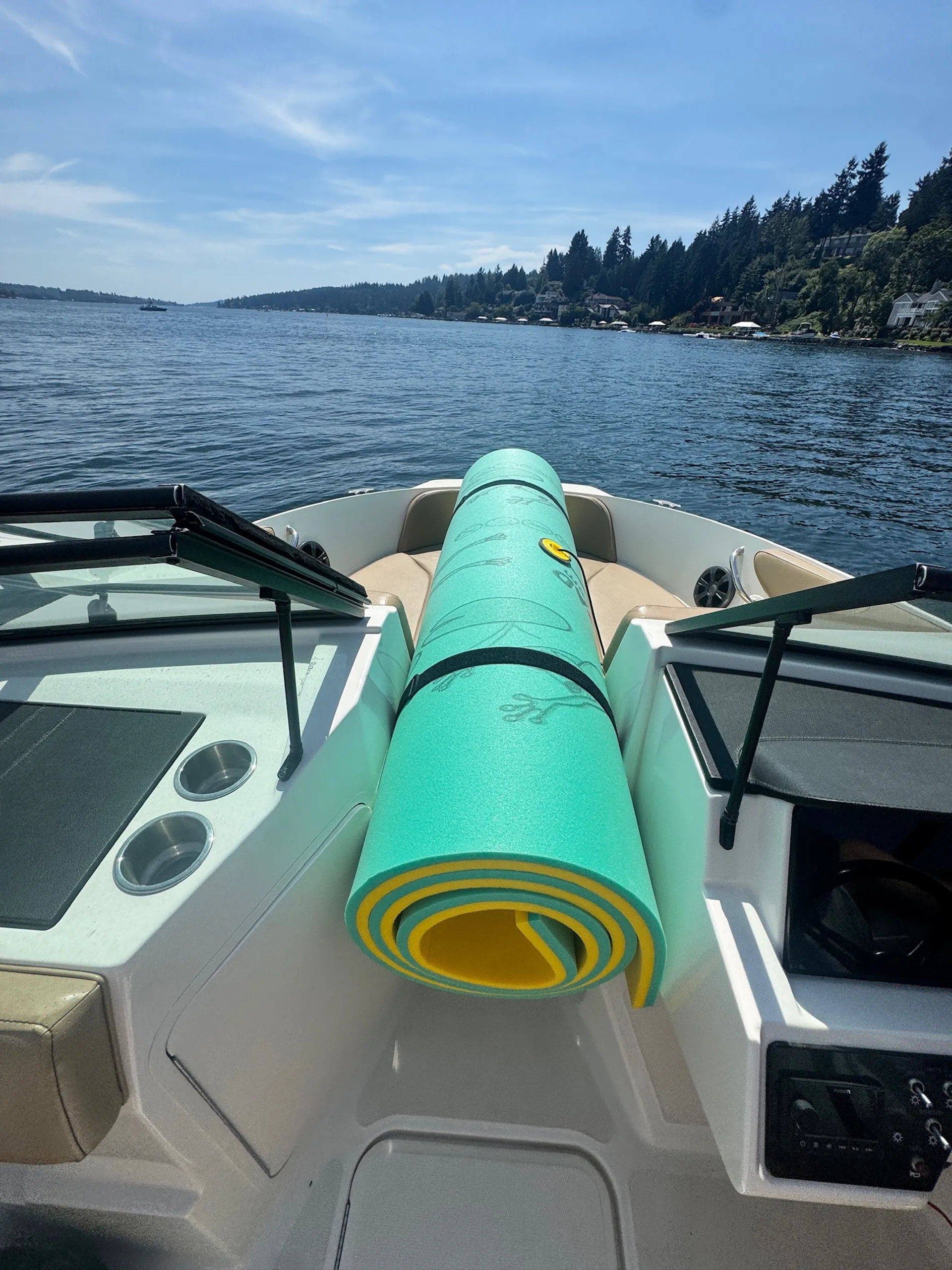 Close out summer in style on the Sea Ray SPX210!