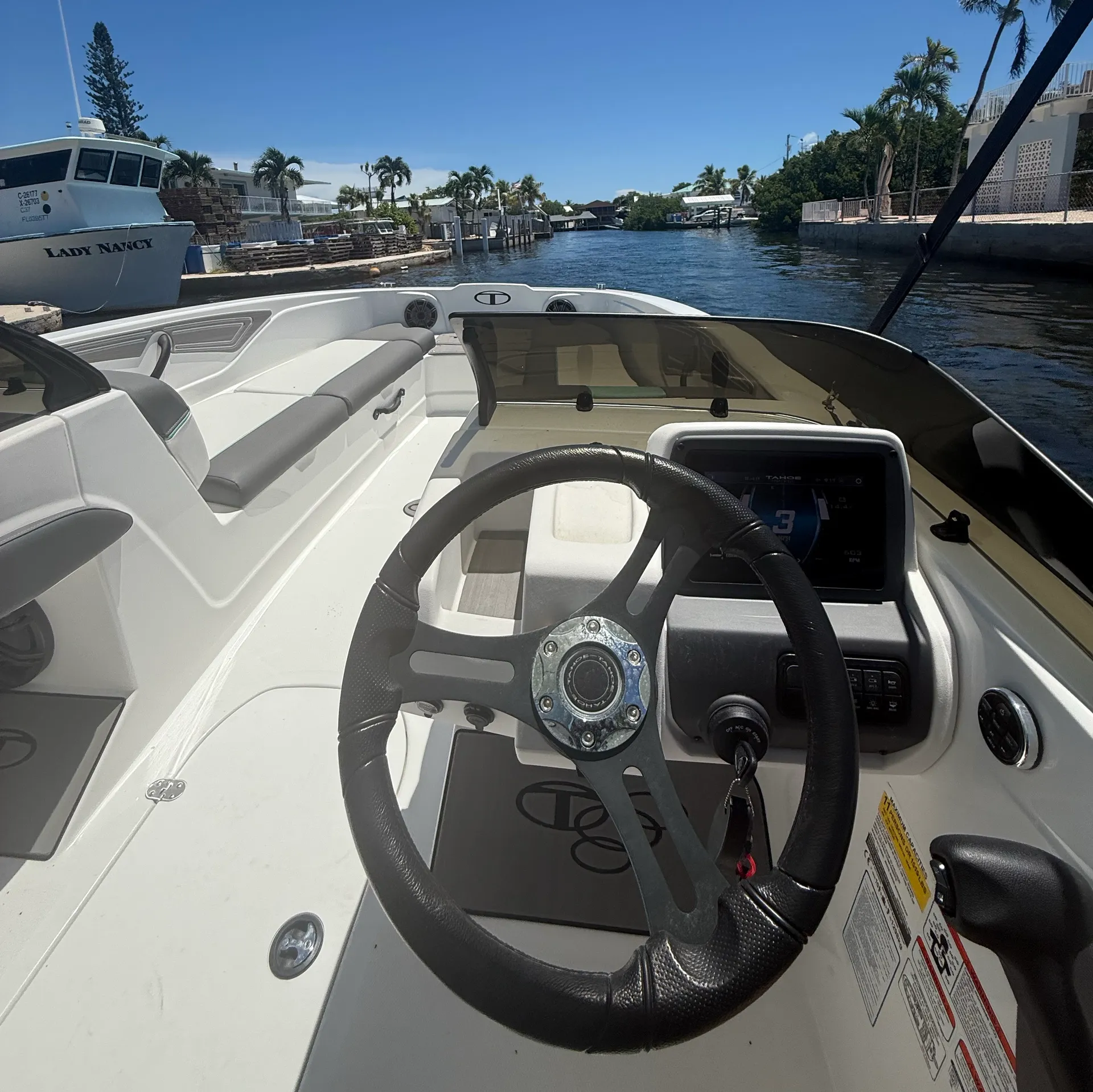 TAHOE BY TRACKER MARINE T21 in Key Largo, FL — photo 8