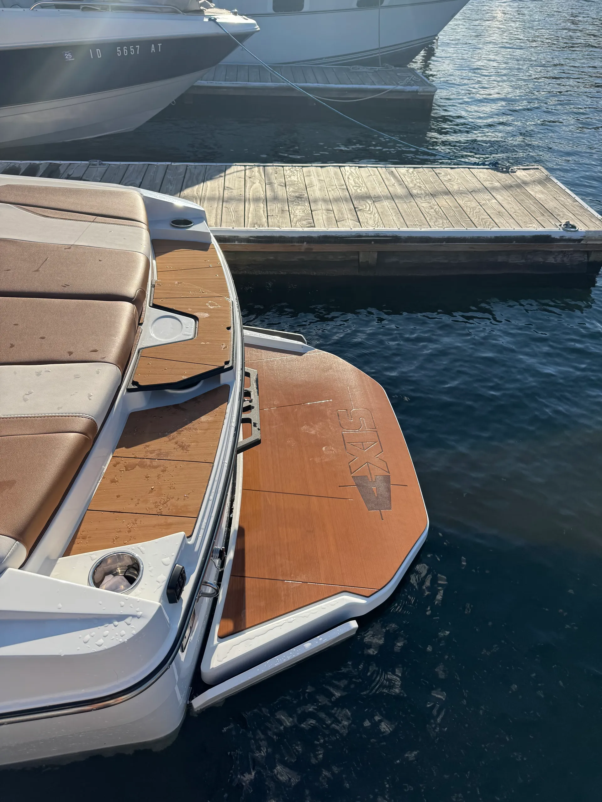 2024 Axis T235 wakesurf (16 people)