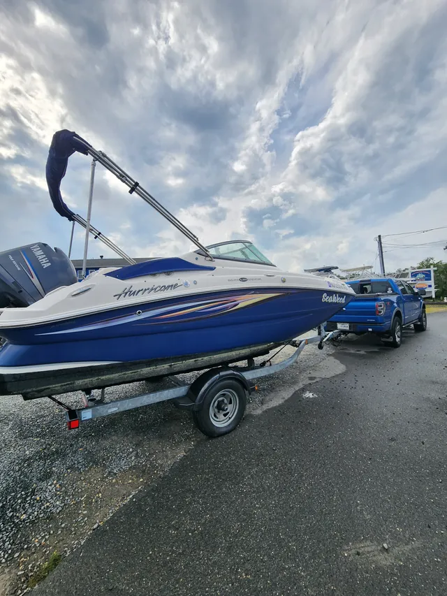 Rent a HURRICANE BOATS deck boat in Lindenhurst, NY near me