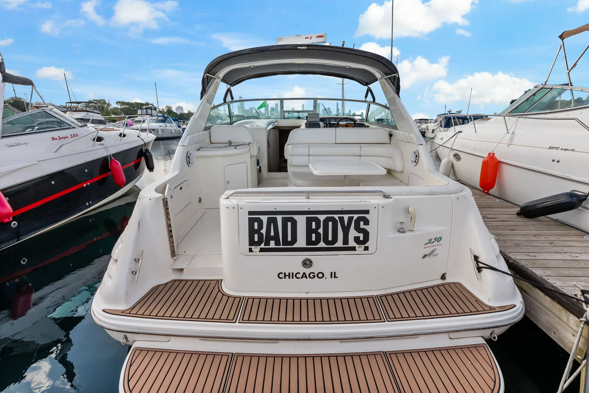 Chicago Boat Rental 30' of Pure Fun