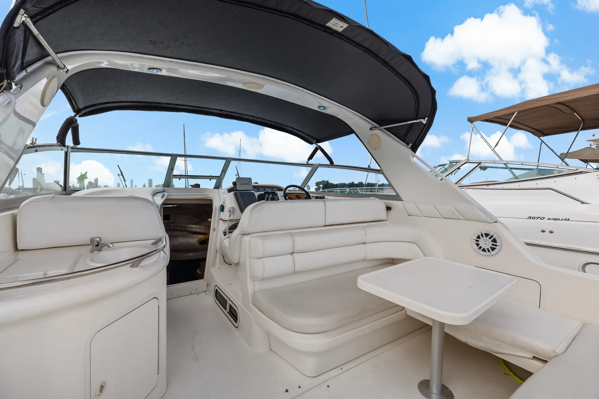 Chicago Boat Rental 30' of Pure Fun