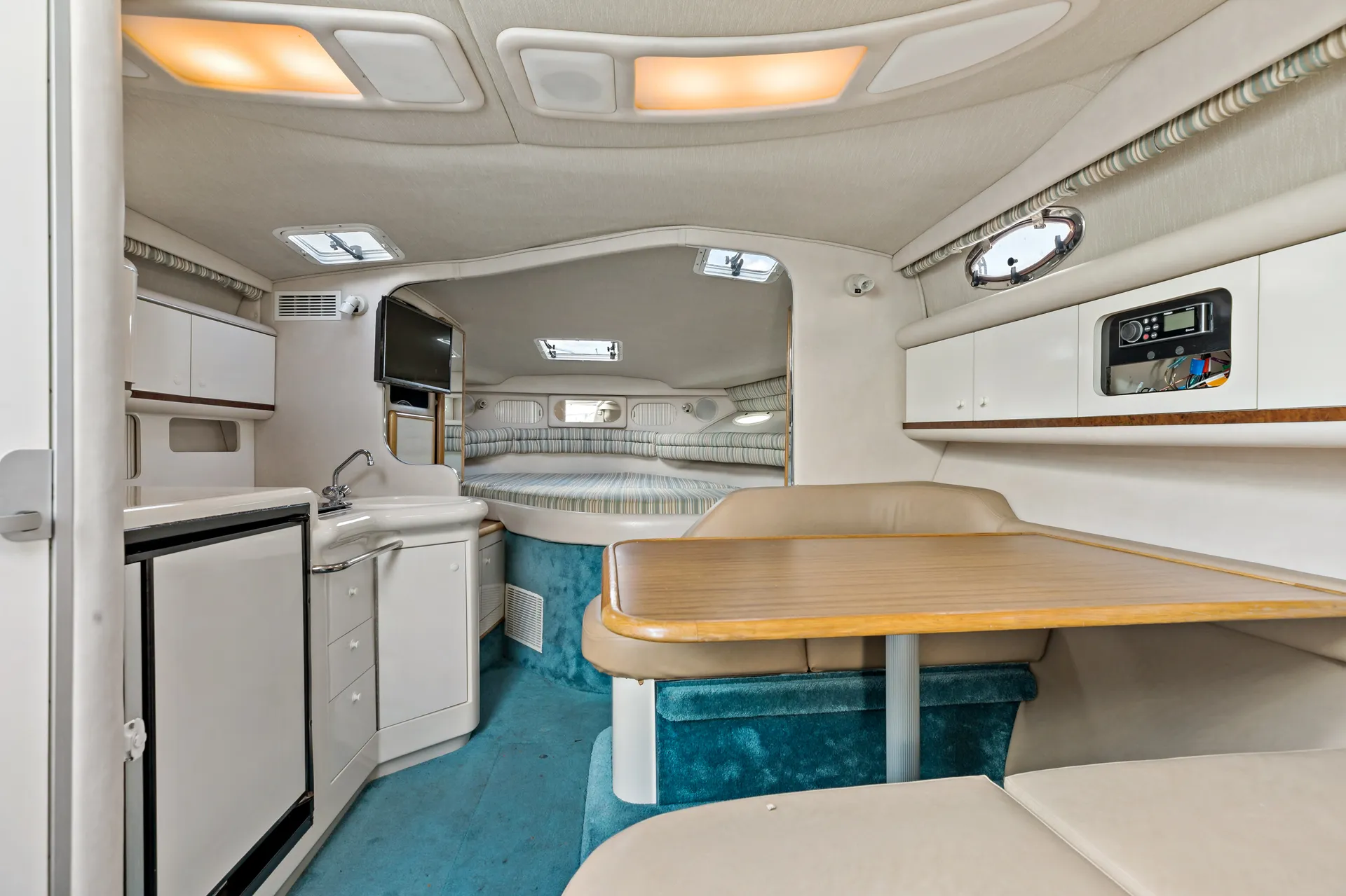 Chicago Boat Rental 30' of Pure Fun