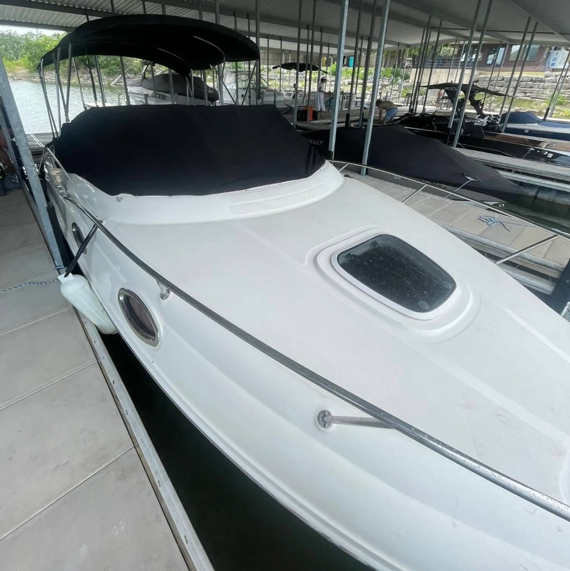 Cruiser Yacht Boat Charter