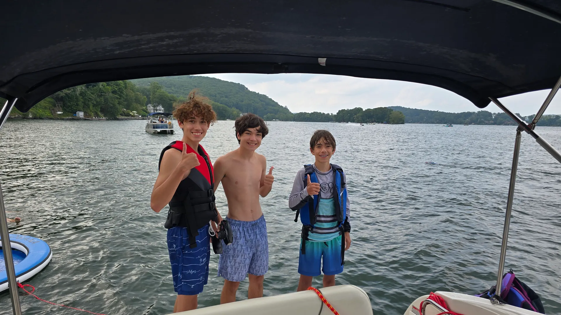 Where Summer Memories Are Made  - Beautiful, Clean 26 Foot Cruiser