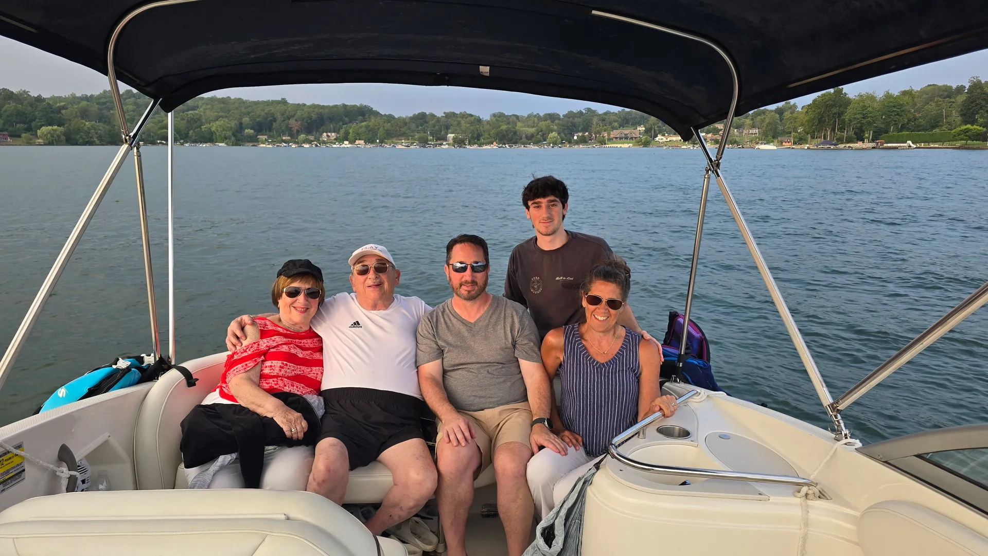 Where Summer Memories Are Made  - Beautiful, Clean 26 Foot Cruiser