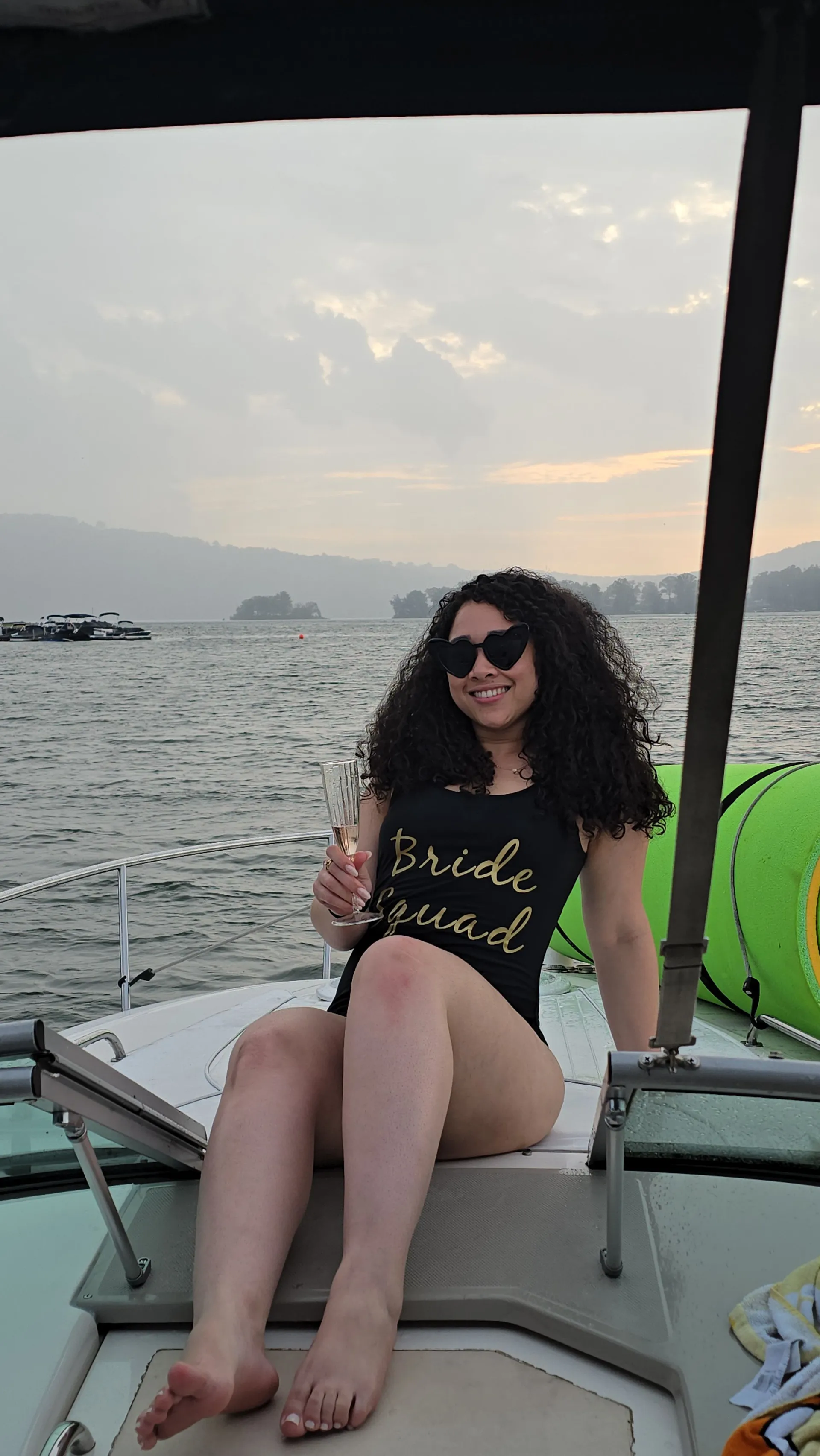 Where Summer Memories Are Made  - Beautiful, Clean 26 Foot Cruiser