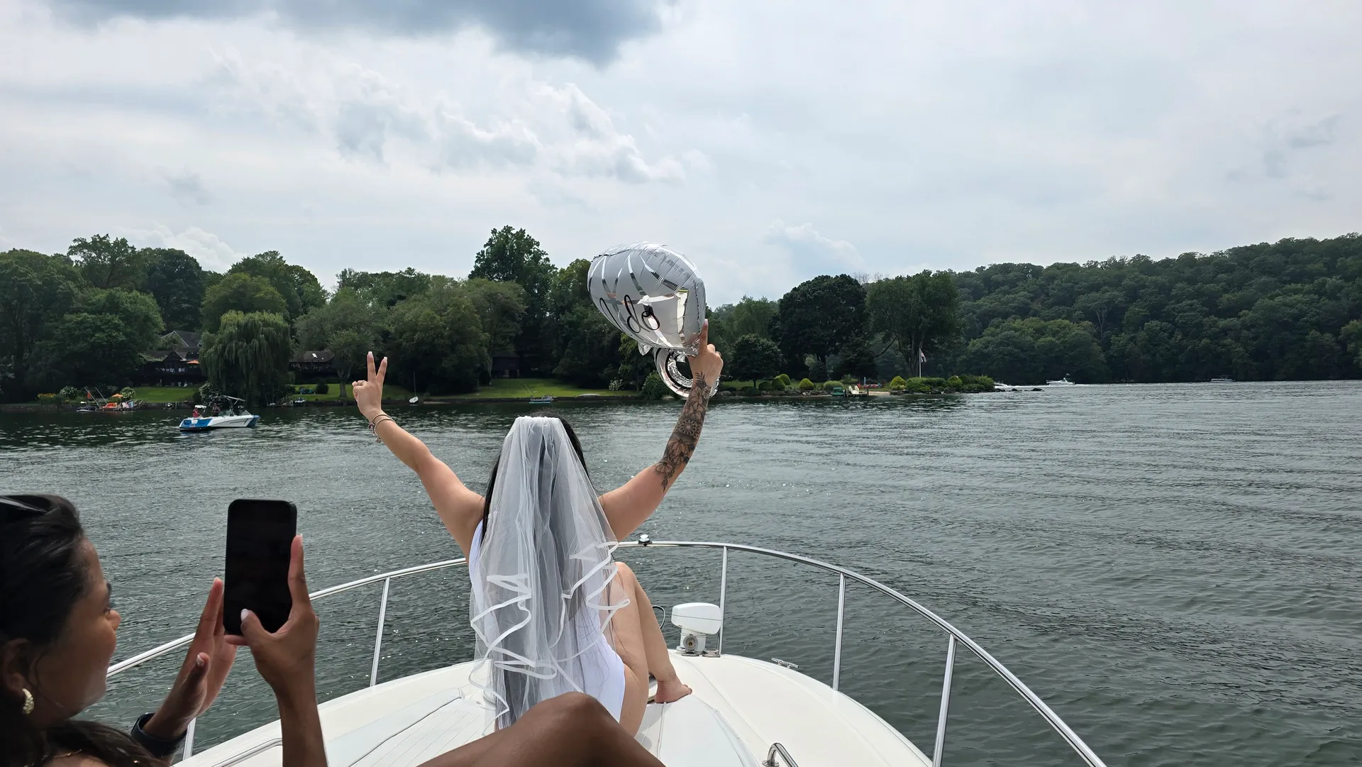 Where Summer Memories Are Made  - Beautiful, Clean 26 Foot Cruiser