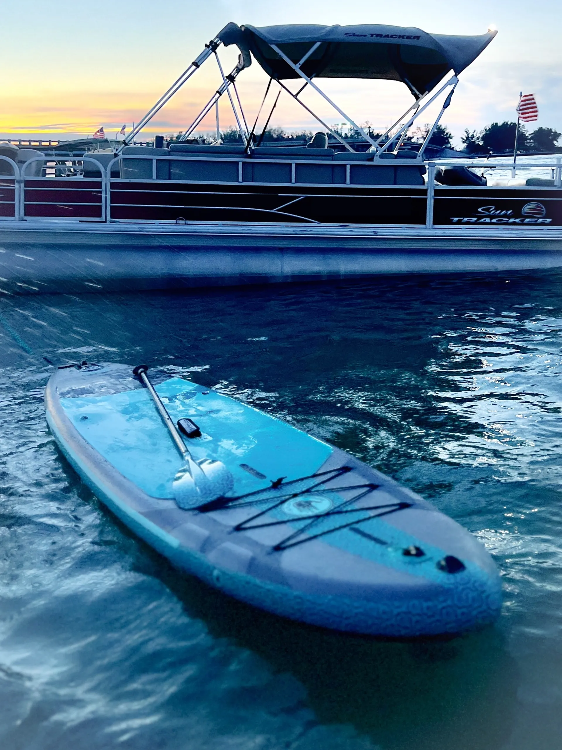 Super Comfy 22’ Pontoon In Bradenton / fuel Included!