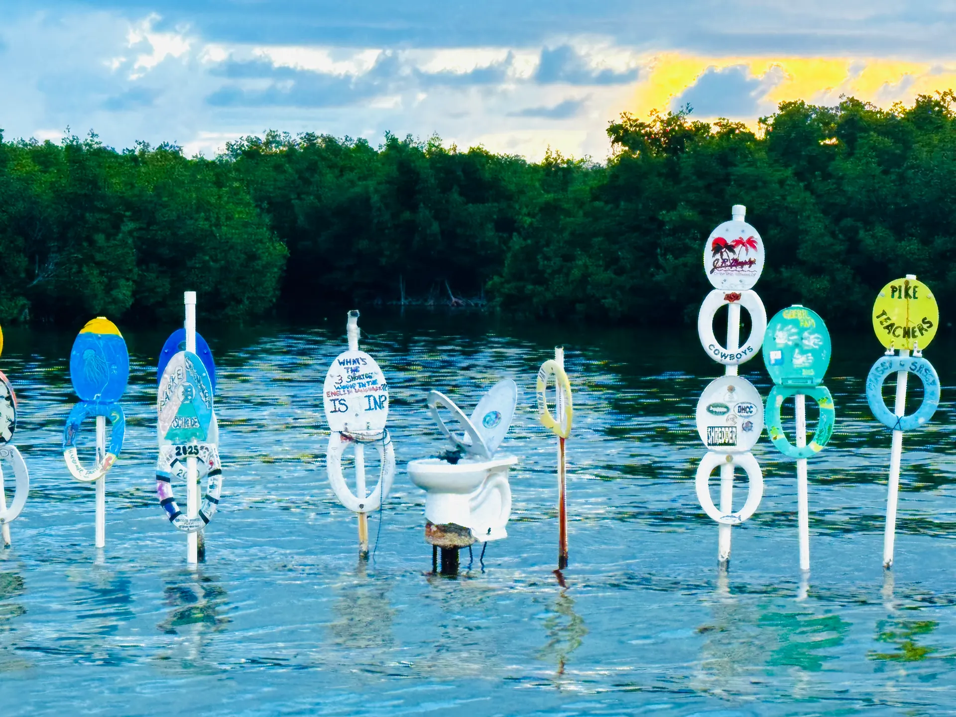 Scenic boat tour on 25-foot Sea Fox Commander