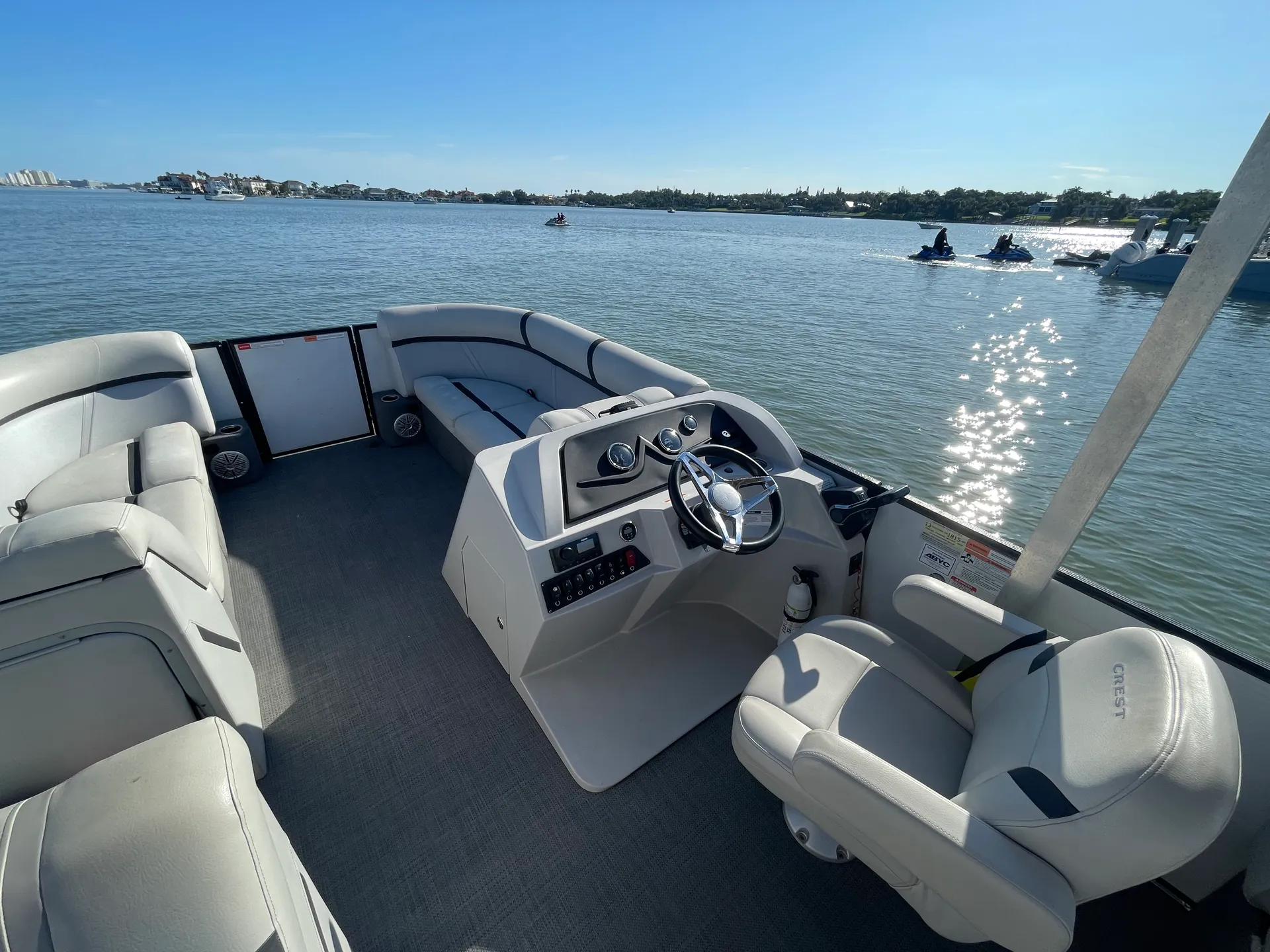 Up to 12 people New Tritoon Touchscreen GPS, Table, 115hp Yamaha 