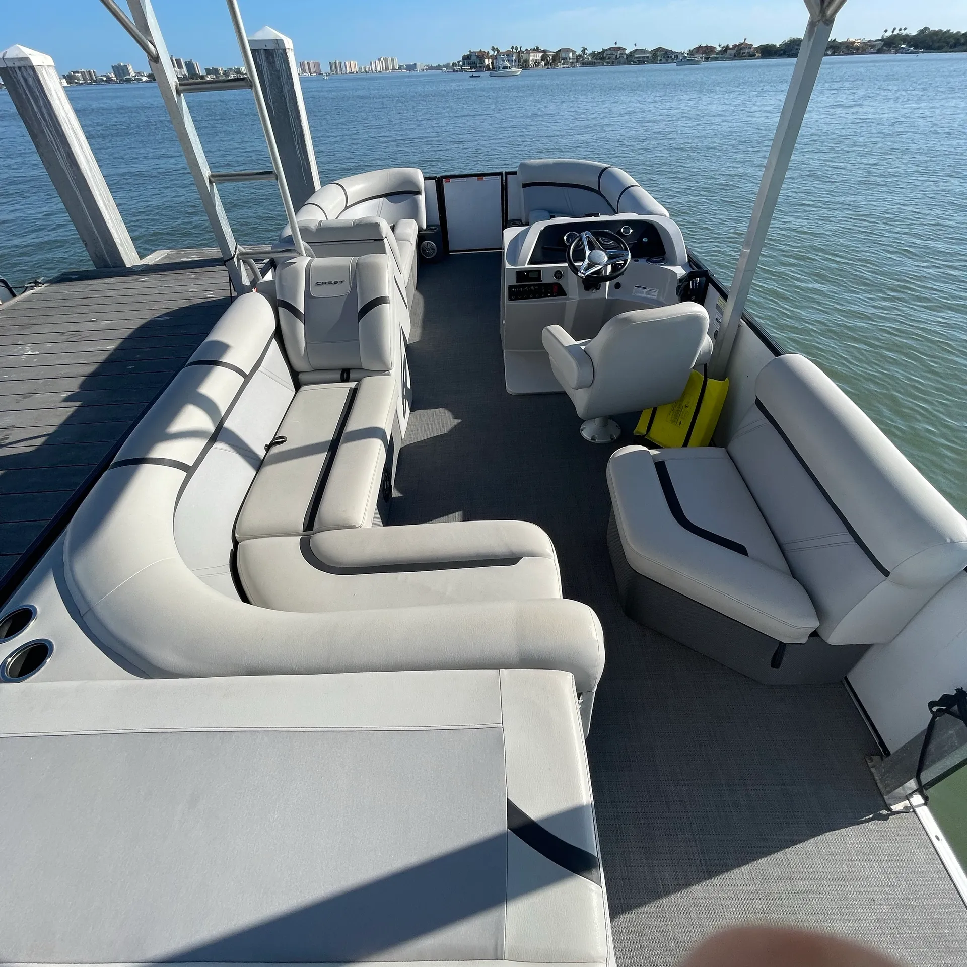 Up to 12 people New Tritoon Touchscreen GPS, Table, 115hp Yamaha 