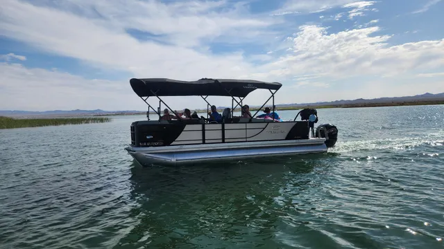 Rent a VERANDA pontoon in Lake Havasu City, AZ near me