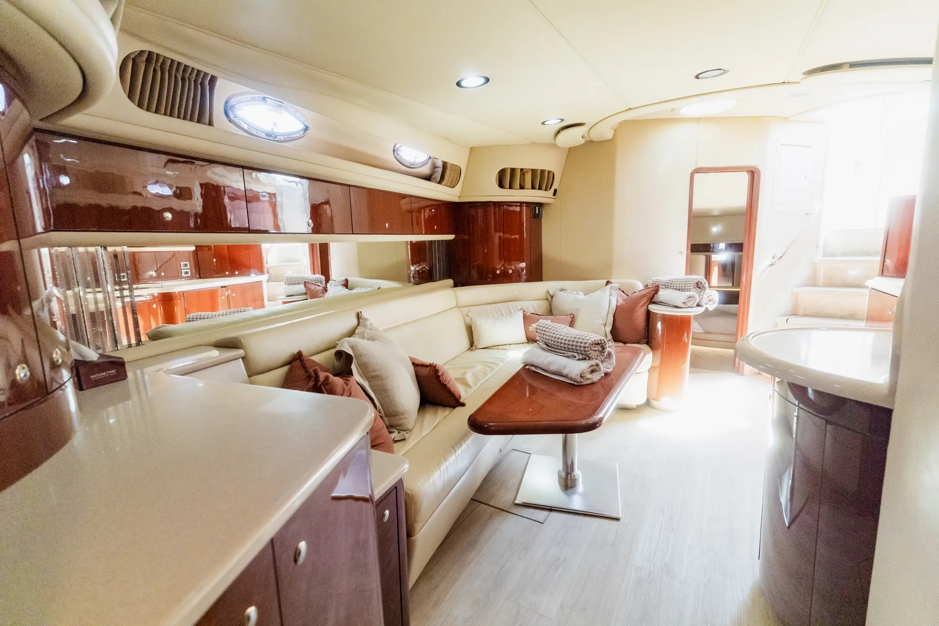 66' Luxury Sea Ray Yacht in Newport Beach