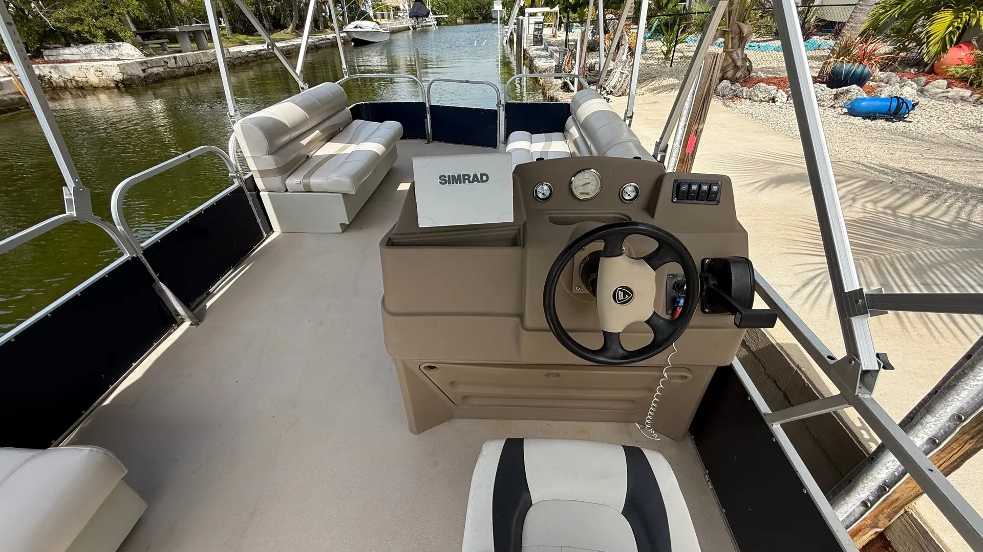 Fisher 24' Pontoon in Summerland Key, FL — photo 6